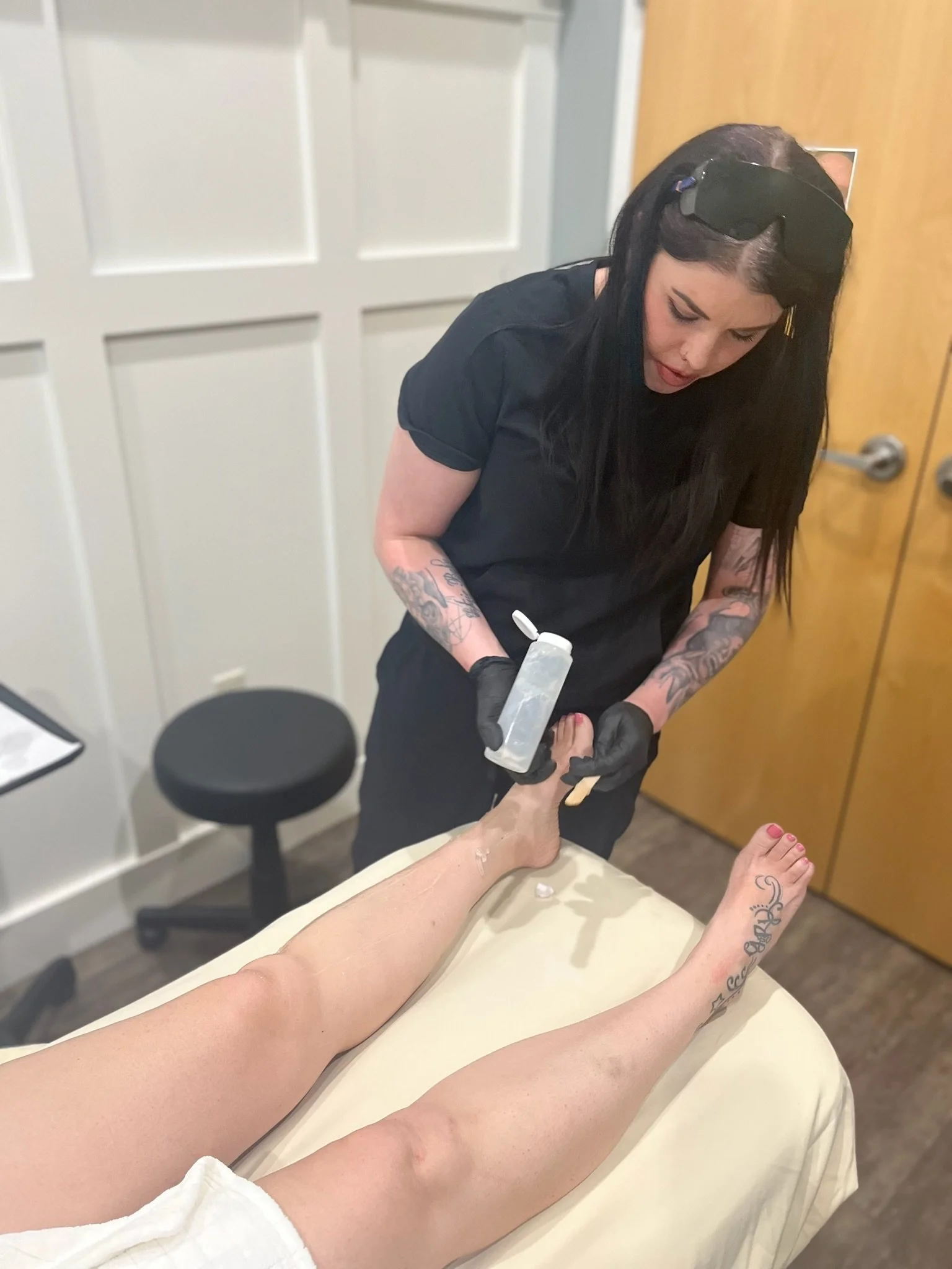 Waxing vs Laser Hair Removal in Salt Lake City &amp; Bountiful: What’s Actually Better for Smooth Skin? 