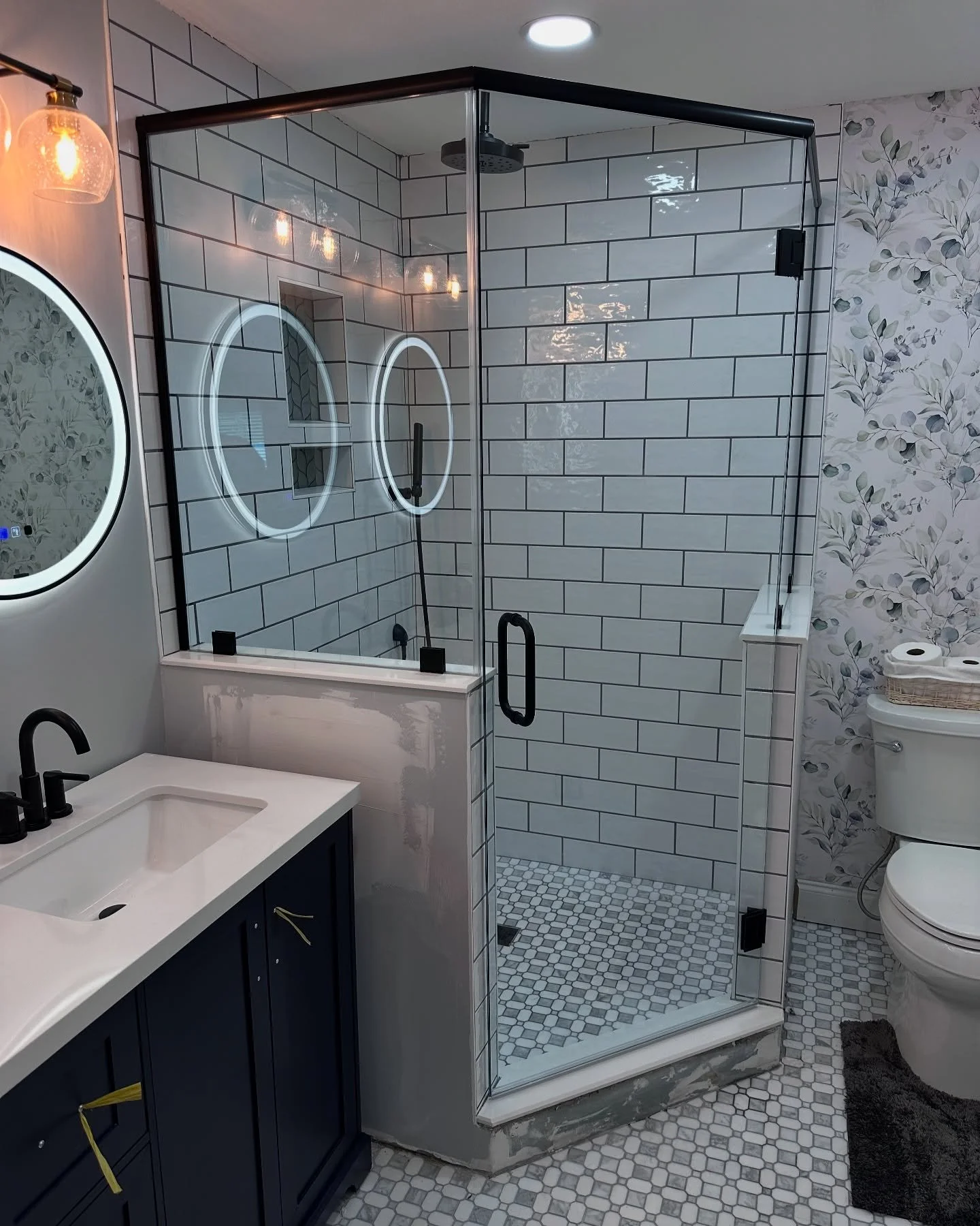 #framelessshowerdoors