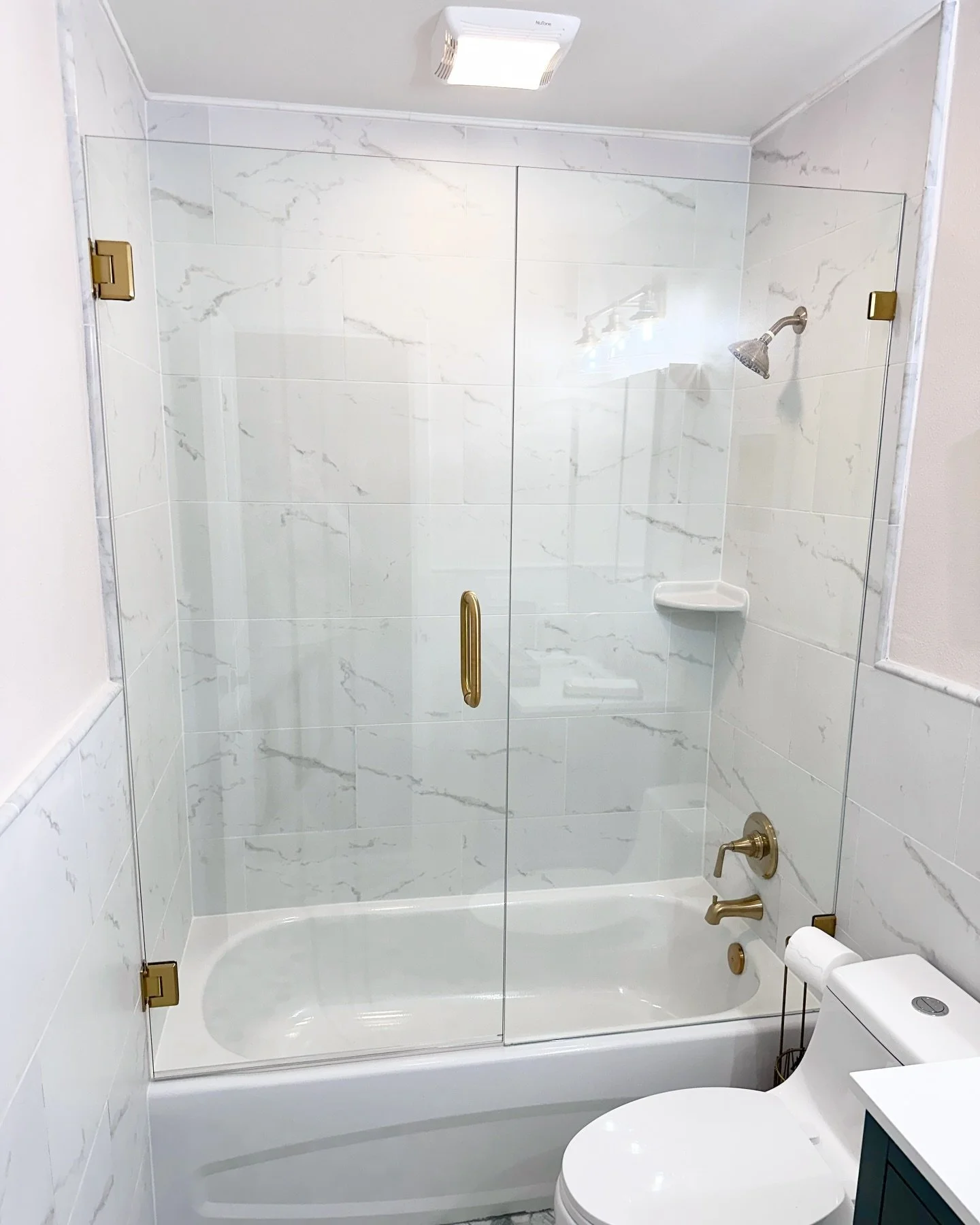 #framelessglass #framelessshowerdoor