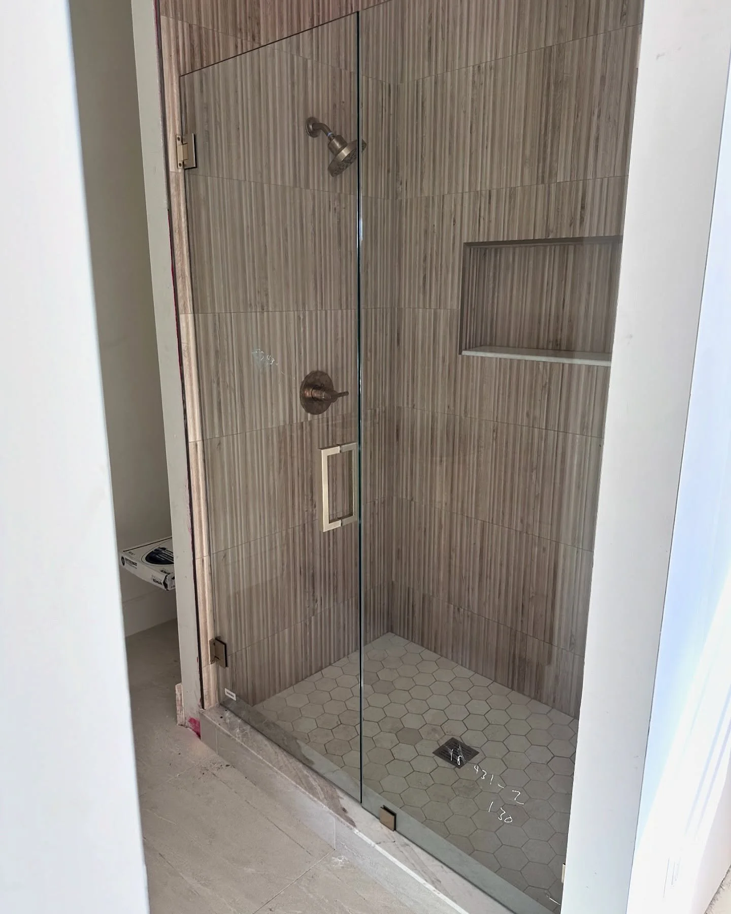 #newconstruction #framelessshowerdoor