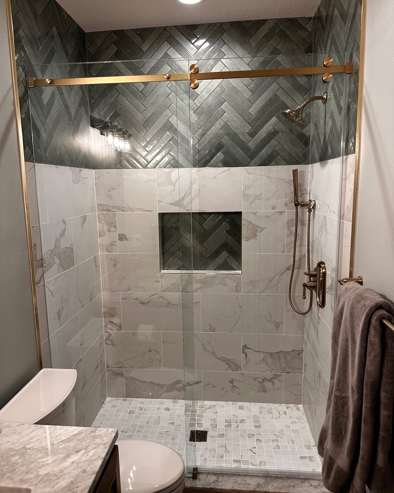 CRL Cavoli Brushed bronze 🔥 #framelessshowerdoor