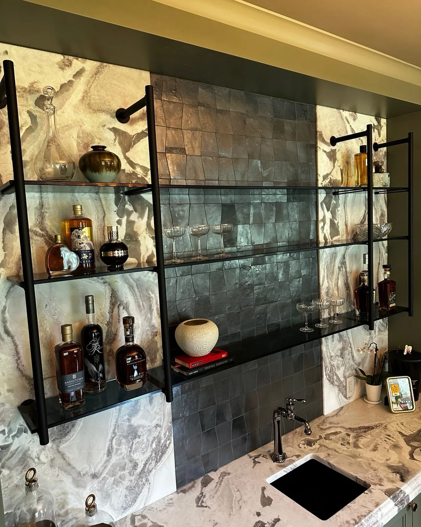 1/2&rdquo; 💨 #framelessglass #luxurydesign #luxurylifestyle