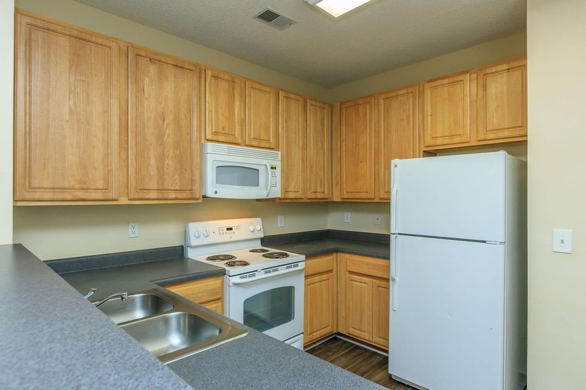 Kitchen 2.jpg