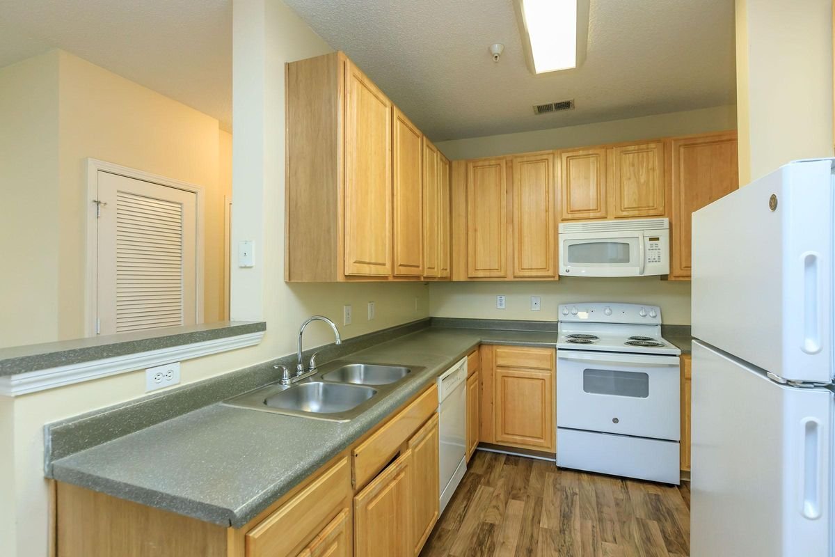Kitchen 1.jpg