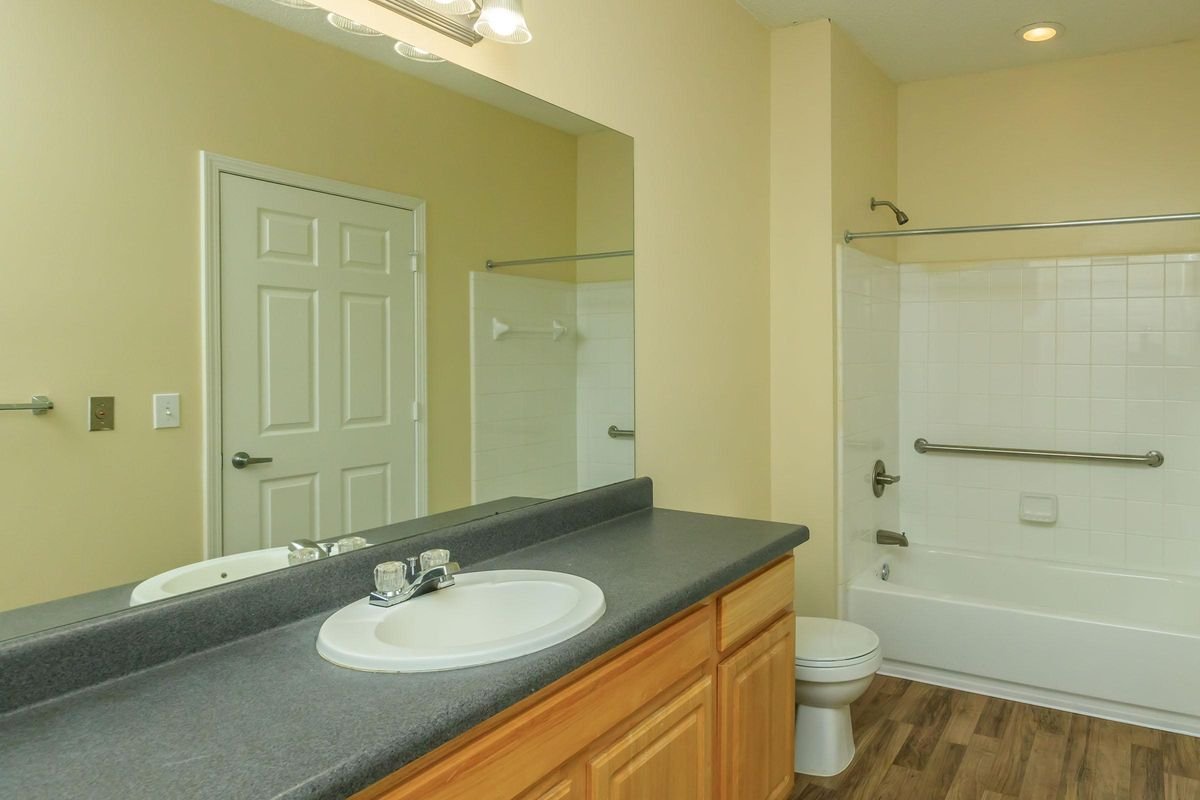 Bathroom 1.jpg