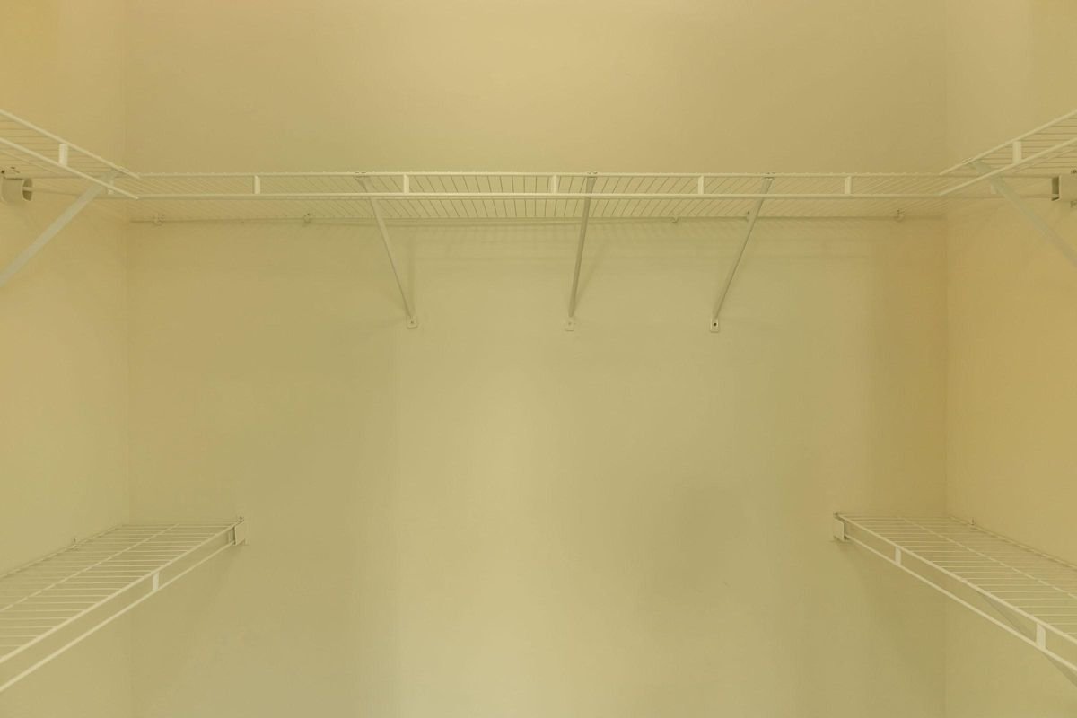 Walk-in Closet.jpg