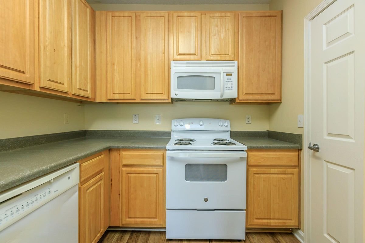 Kitchen 2.jpg