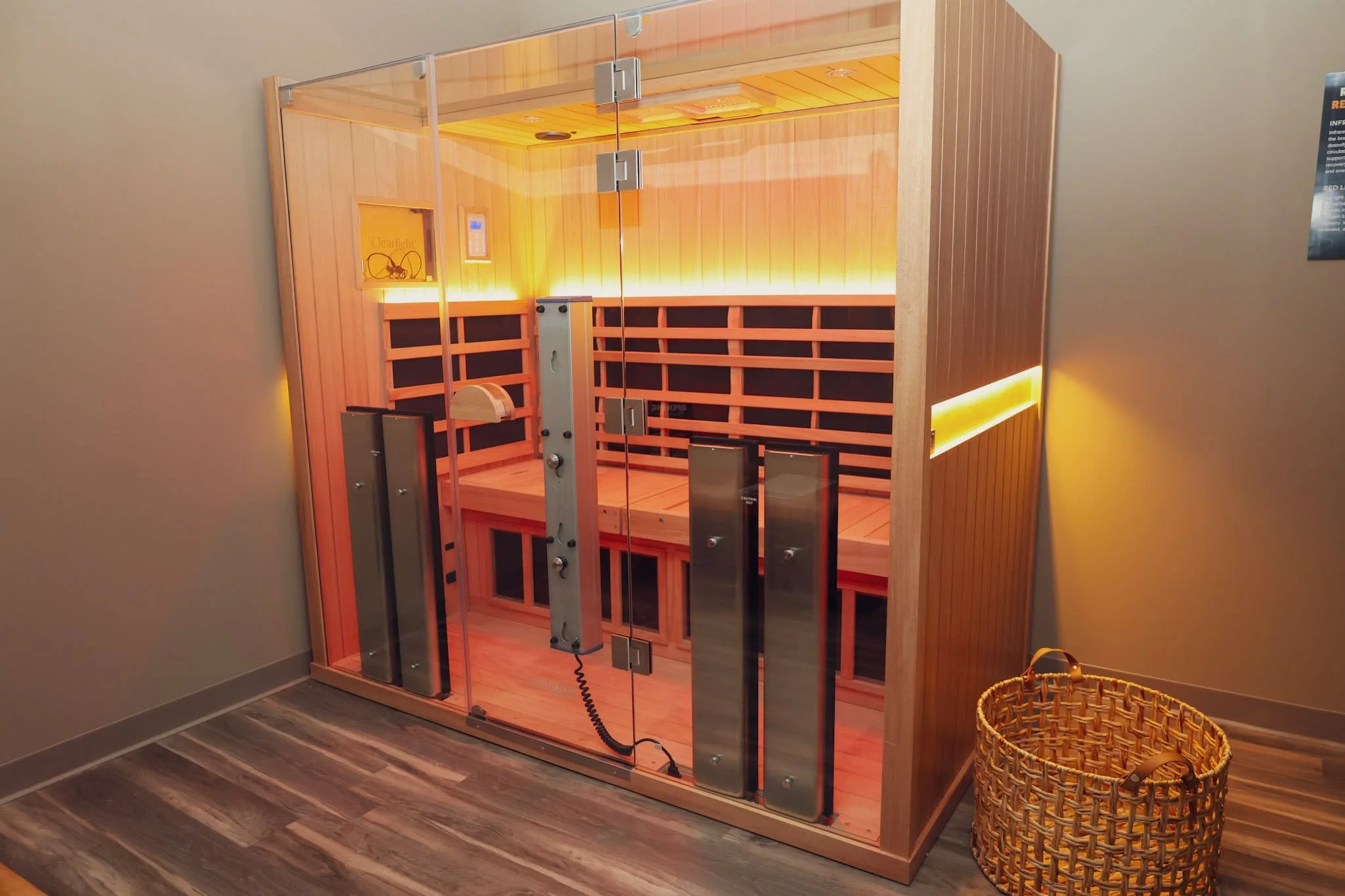 Pssst&hellip; this your reminder to reset with us before the celebrations begin next weekend.🍀

Alcohol, late nights, and high stress can all increase systemic inflammation and disrupt circulation. 

Sauna and cold plunge session can support circula