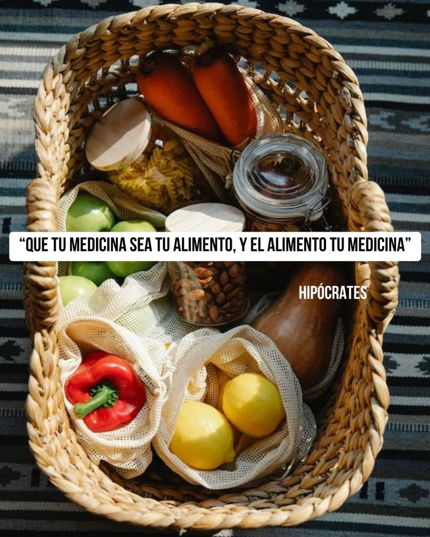 La alimentaci&oacute;n no solo es importante para cuidar nuestro cuerpo f&iacute;sico, sino tambi&eacute;n nuestro cuerpo emocional, mental y energ&eacute;tico. ☀️🥥🍉