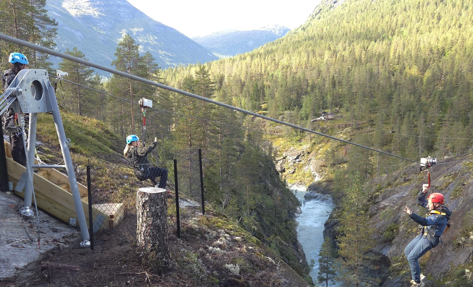 skyravn - 2 lines website 1.jpg