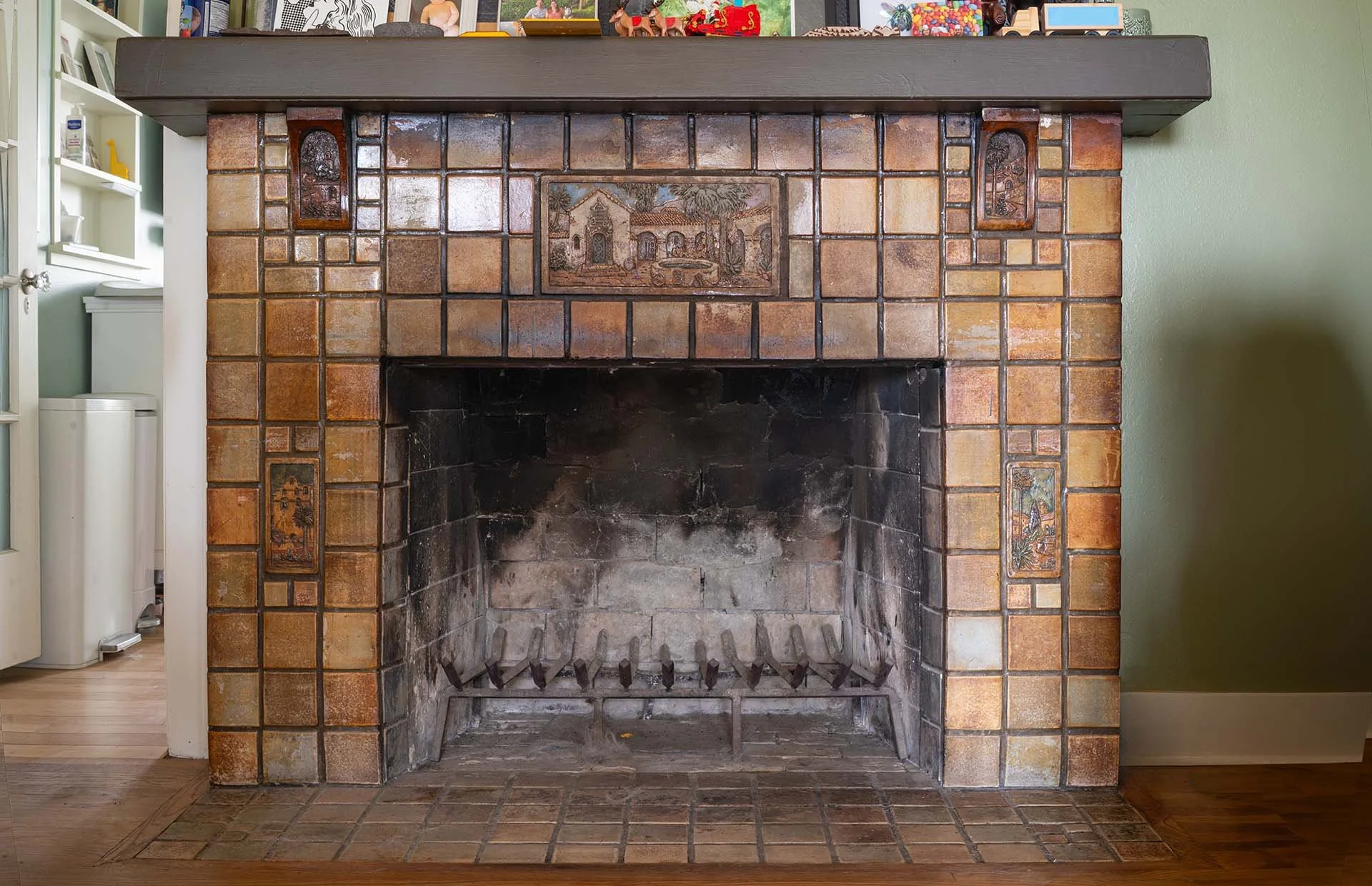Batchelder Tile Company: A Batchelder tile fireplace in Altadena, CA