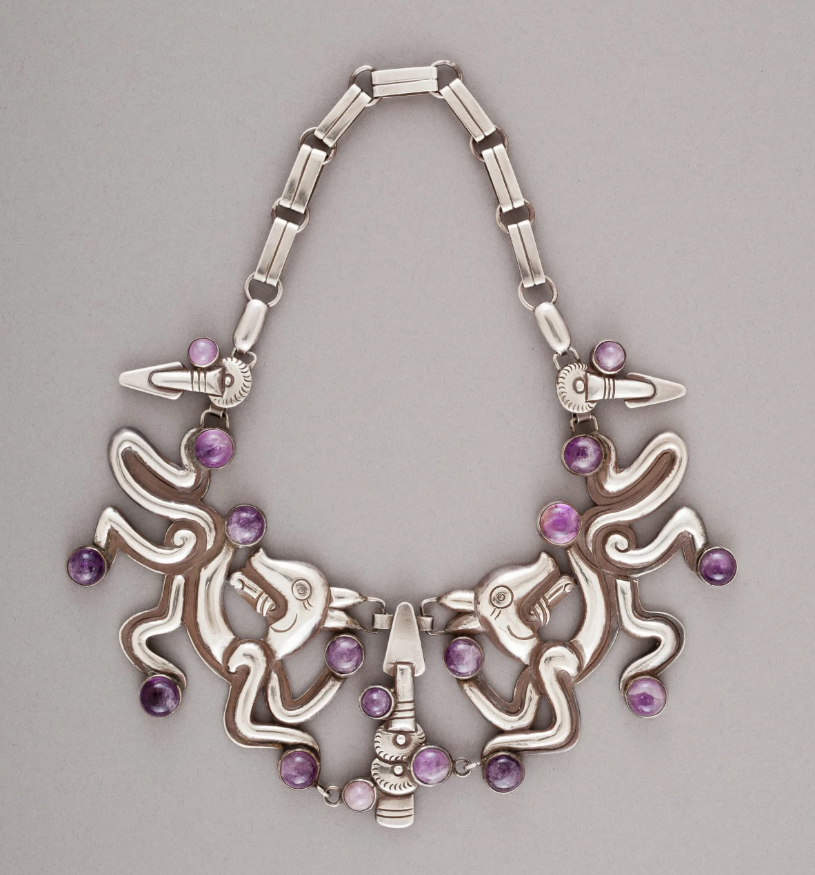 Double-Jaguar Necklace (Collar con jaguares enfrentados)