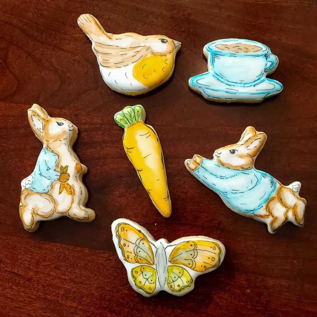 These are the beautiful Peter Rabbit watercolor cookies we will be creating this Sunday with @celesse_tea_cottage 🐰 ☕️ There are a couple tickets left, reserve your spot using the link in bio!

I am extra excited for this event since it&rsquo;s Marc