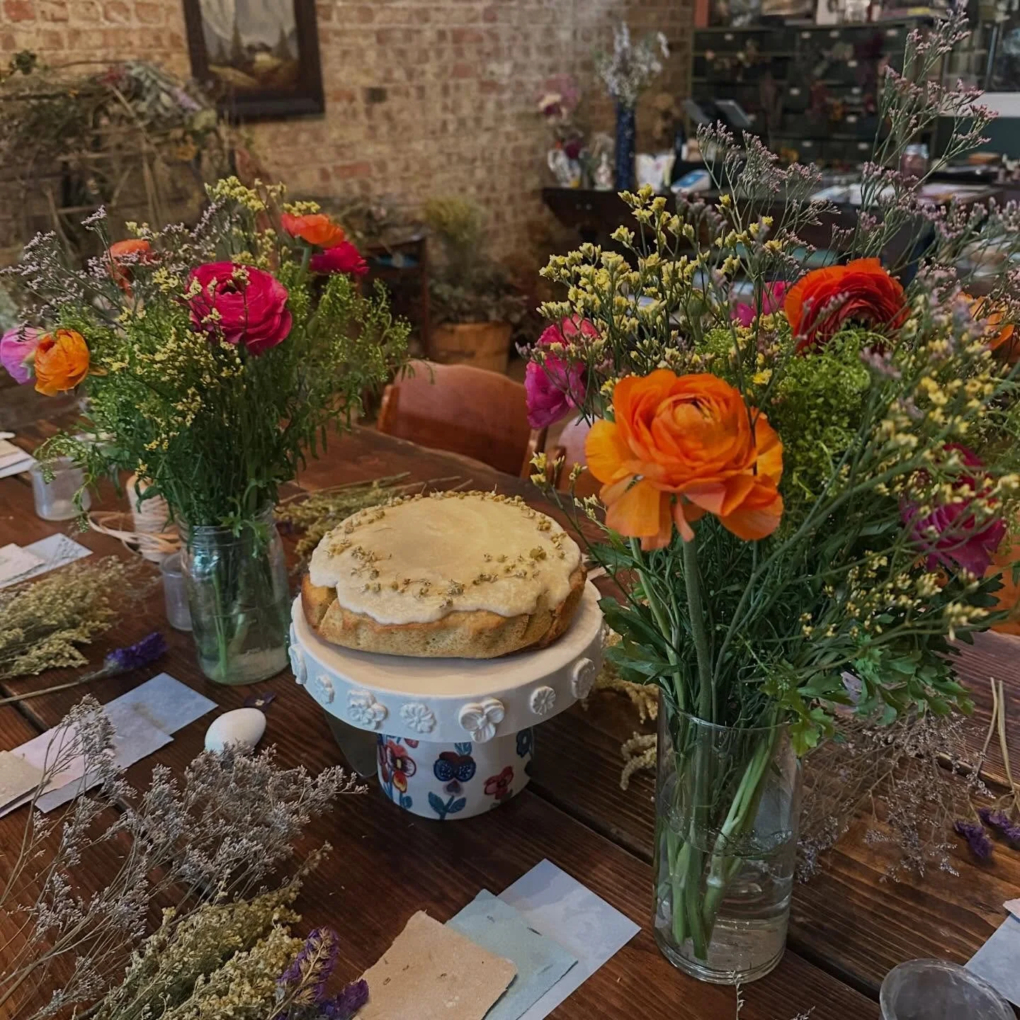 Last day of one of my favourite months so have to share a few moments from our magical Spring Equinox event a few days ago! Such a transformative evening with the loveliest group of women! 🪻✨💜