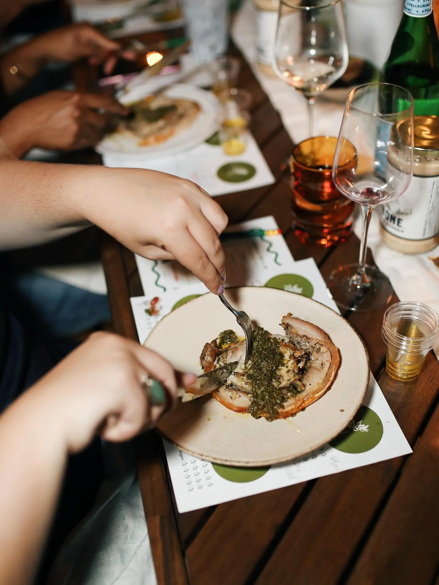 It only feels right to close out the last day of September by sharing some amazing photos from this month&rsquo;s Umbrian-themed supper club with a special olive oil tasting from @susanjuliaoliveoil 🫒

It was a beautiful night on the terrace as we c