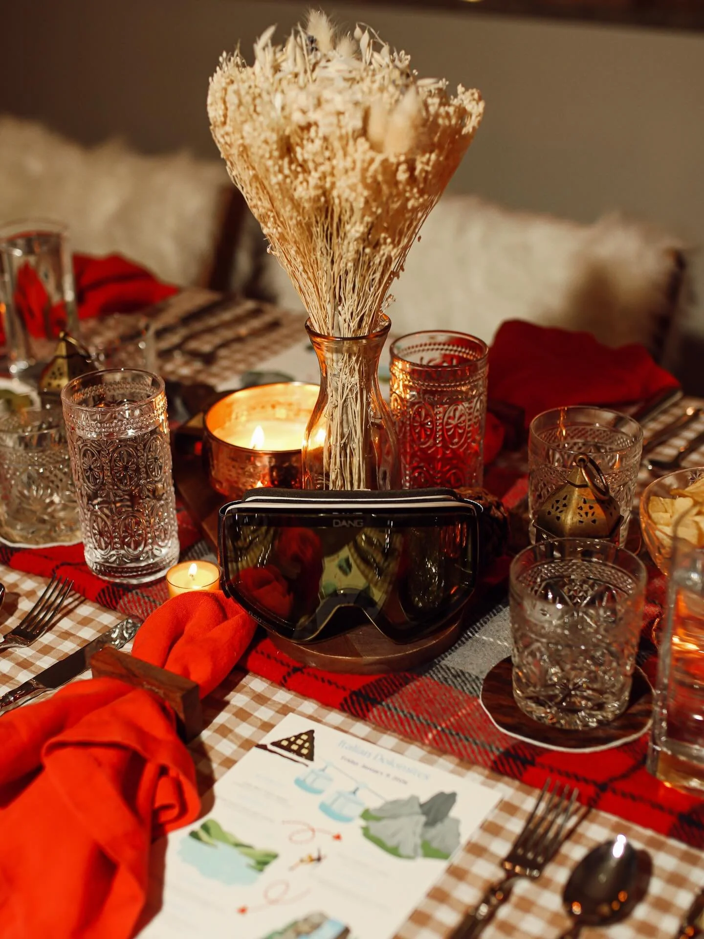 this table ✨ these vibes ✨

people often ask me if I get nervous to invite strangers into my home, or if I ever need to prompt the dinner conversations, and the answer to both has always been no ☺️

if you&rsquo;re willing to put yourself out there a