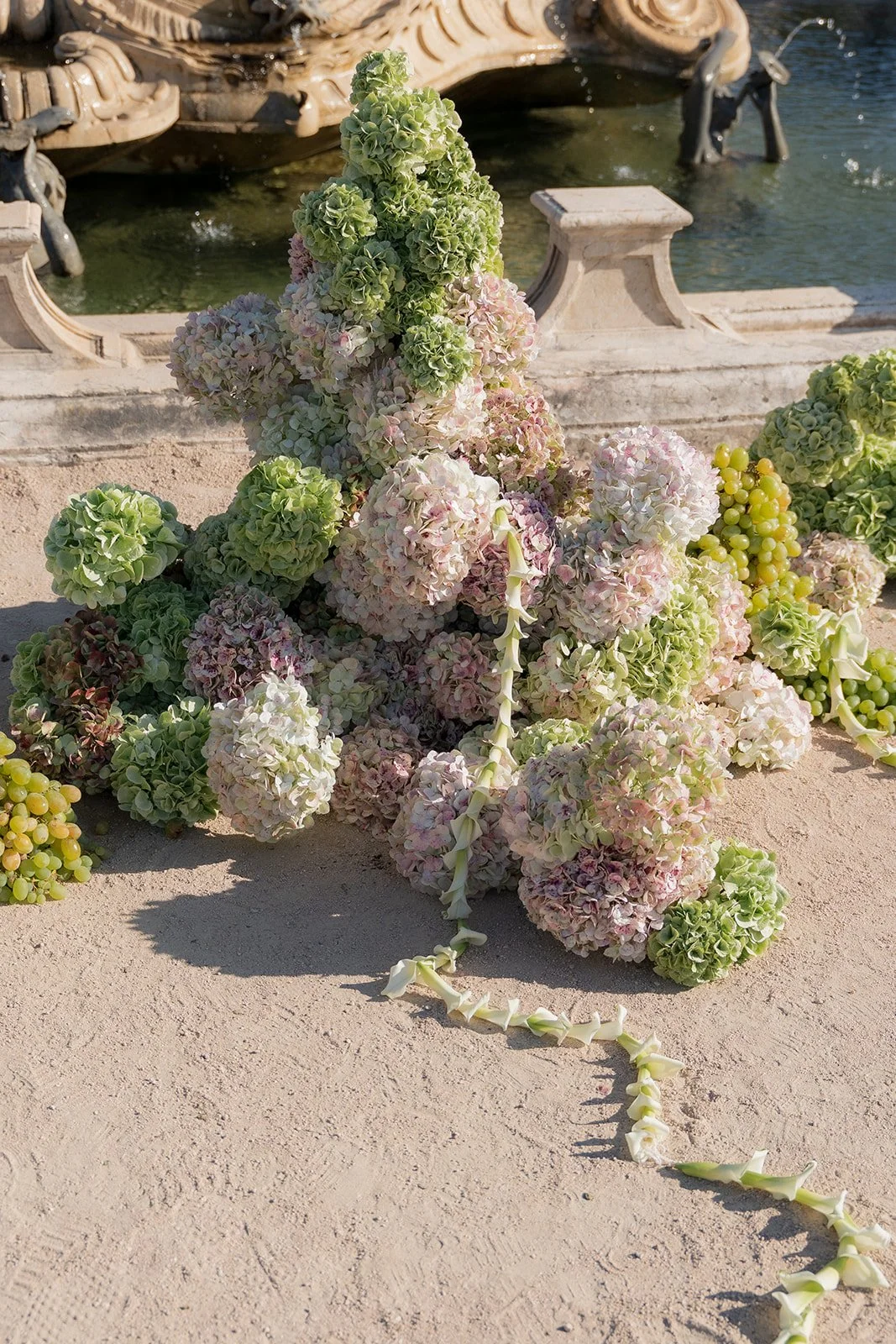 Wedding flower arrangement by Oh, Maria Flores