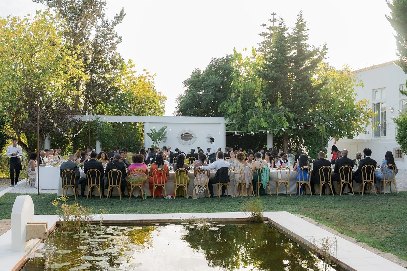 Natural moments between wedding guests during a destination wedding in Casa Sacoto