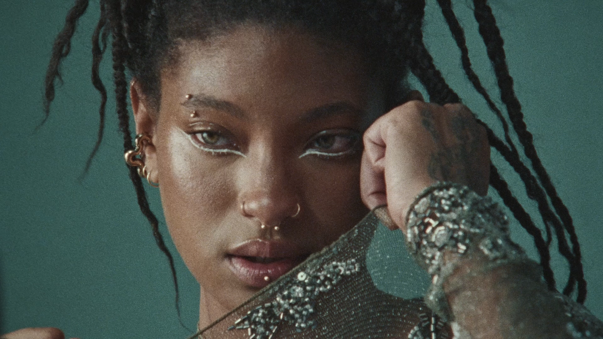 FreePeople x Willow_Hero 60s_Final 16x9_1080p H264_00000610.png