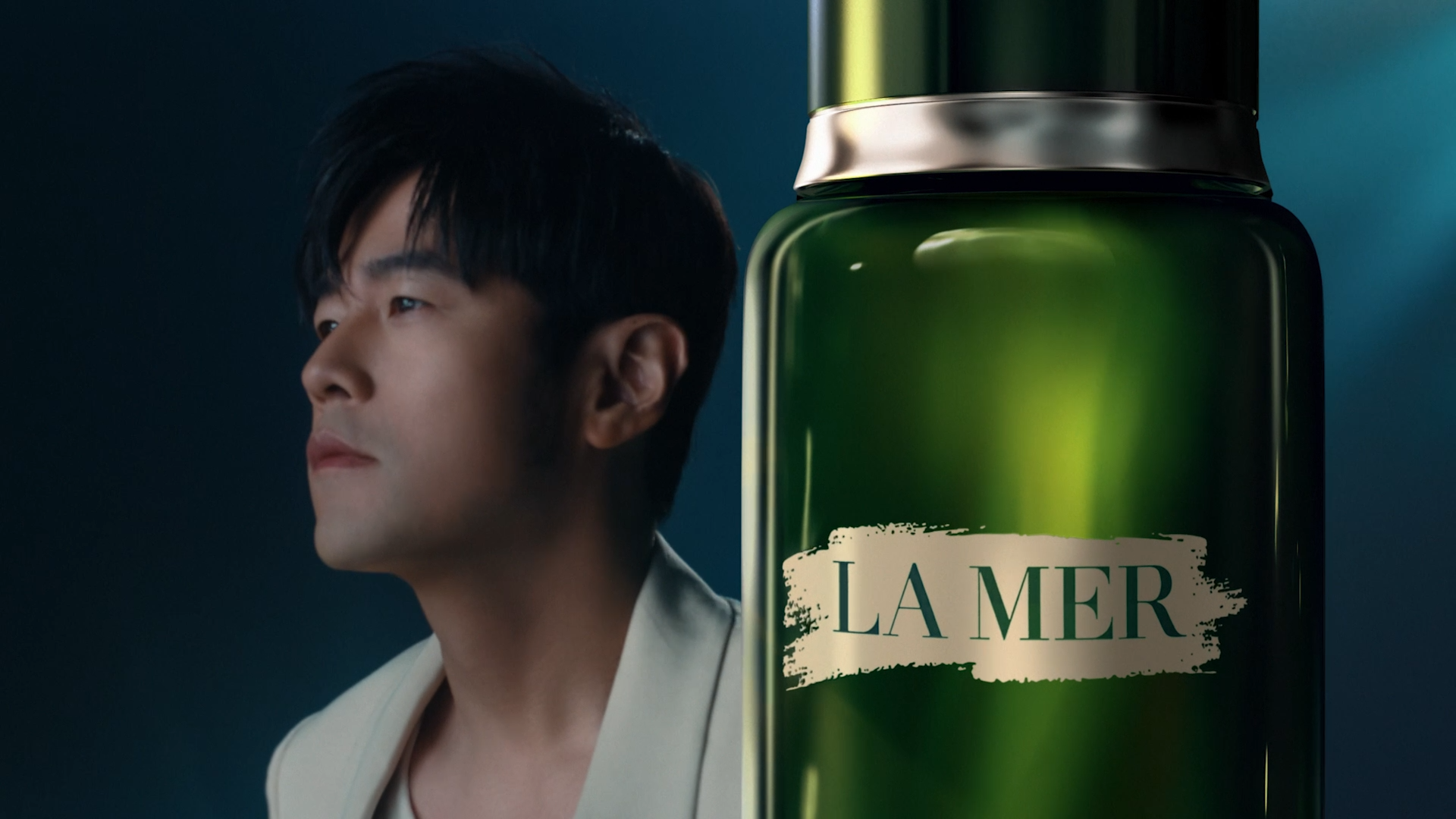 La Mer_Jay_DC_16X9_00000221.png