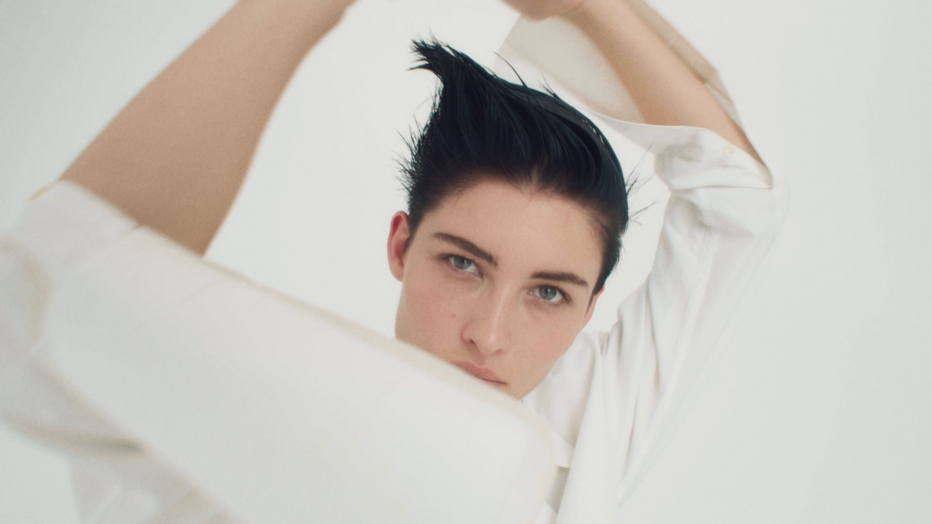 30_WANTLOVE_GRACE_STYLING_16x9_00001715.png