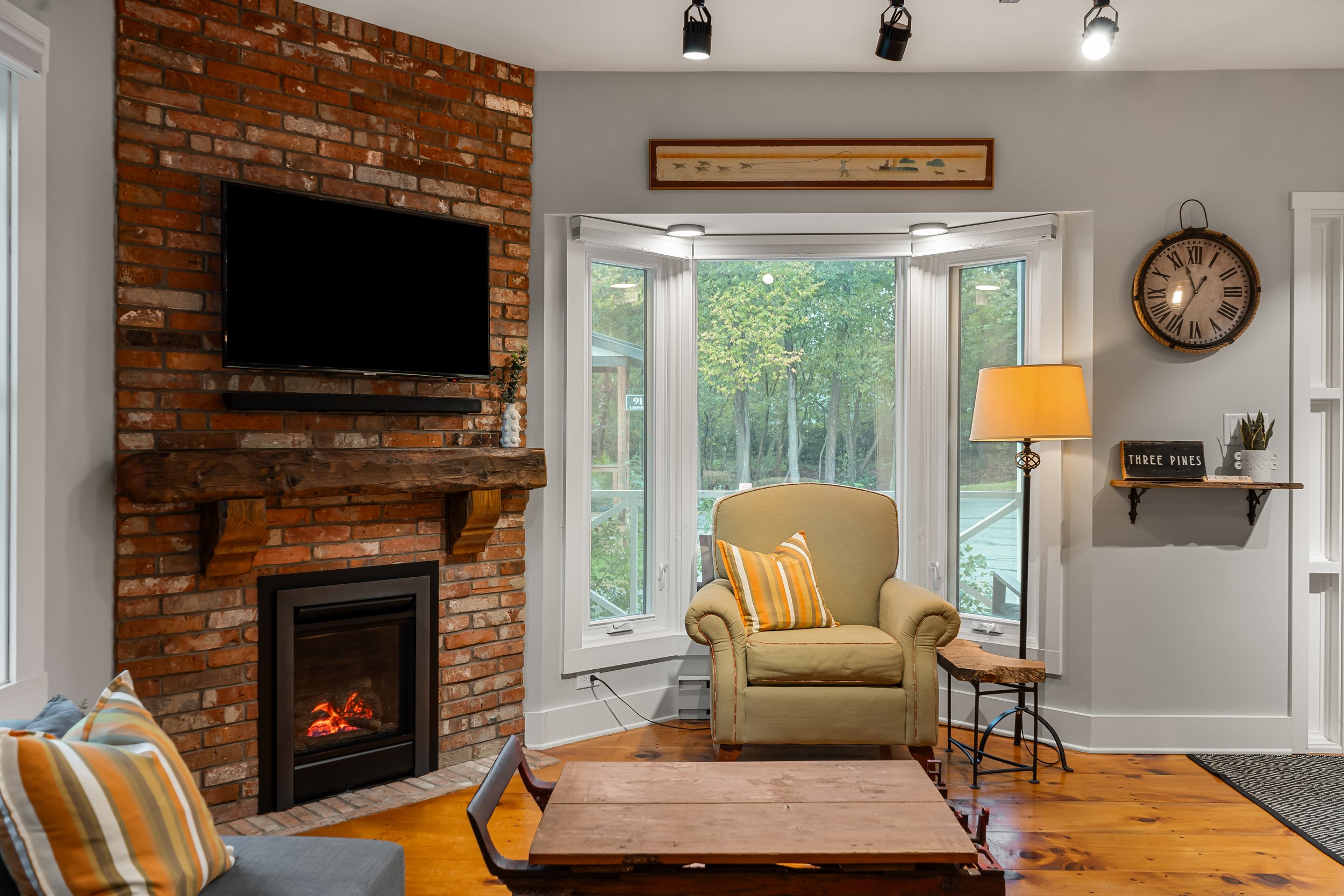 91A Ch. Lakeside-22.jpg