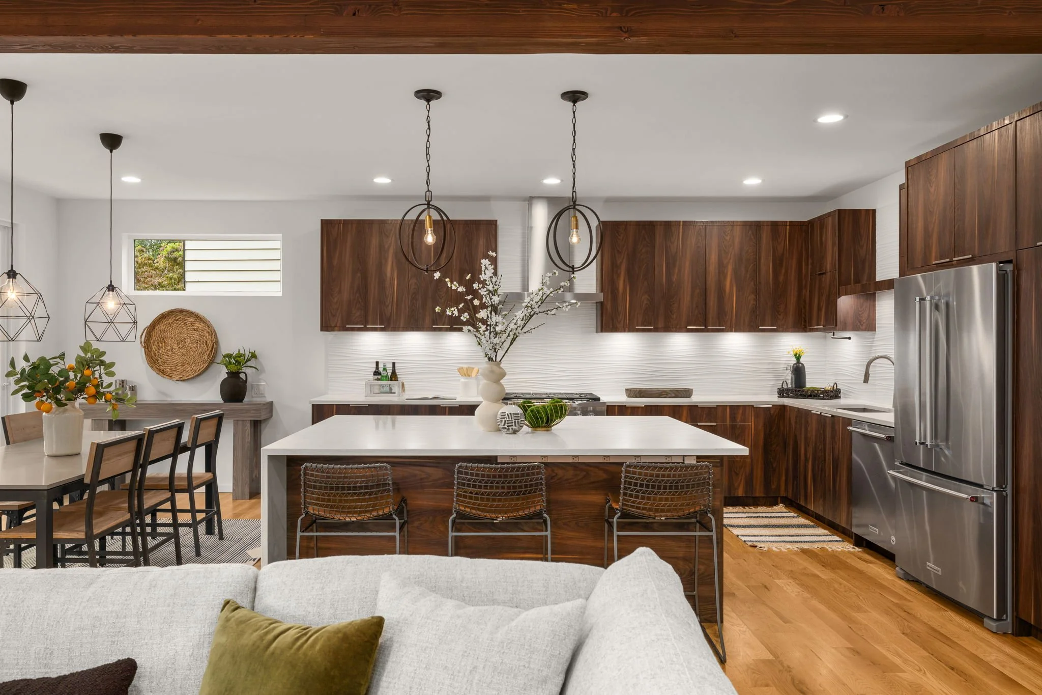 12-web-or-mls-2131-48th-ave-sw.jpg