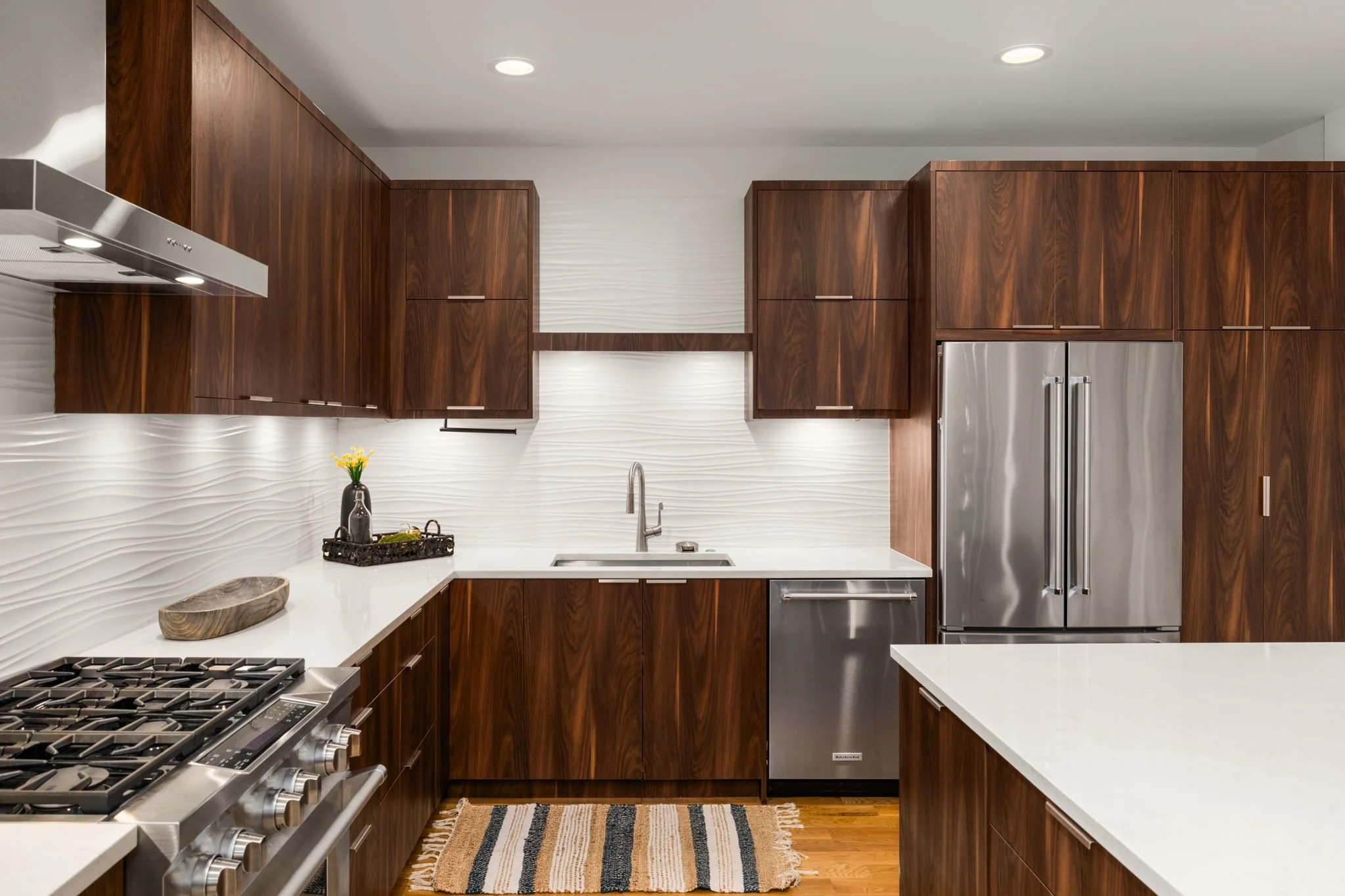 16-web-or-mls-2131-48th-ave-sw.jpg