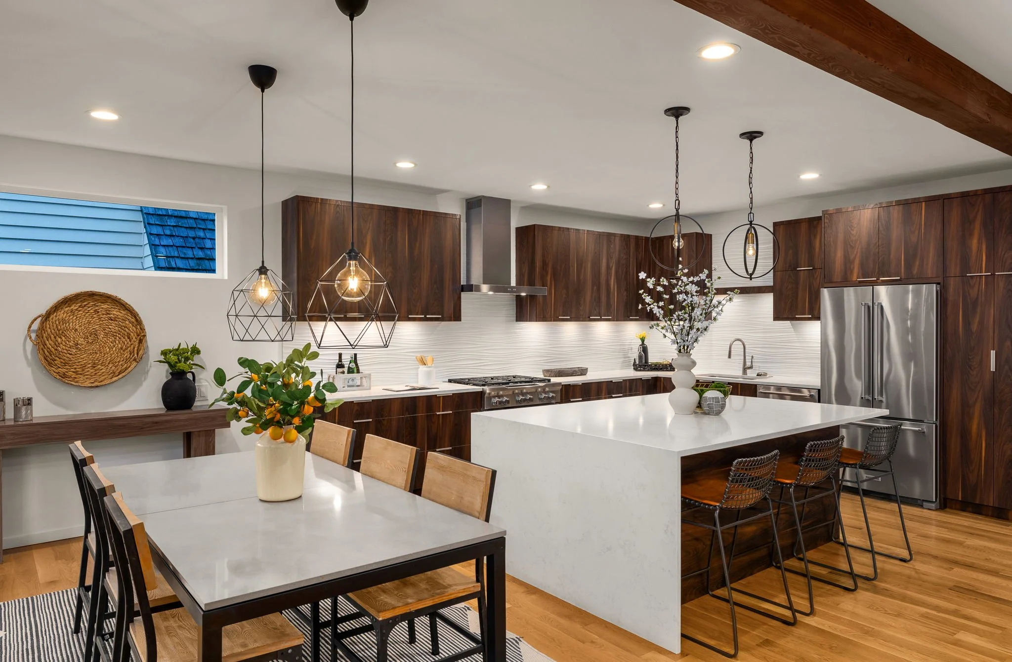 6-web-or-mls-2131-48th-ave-sw.jpg