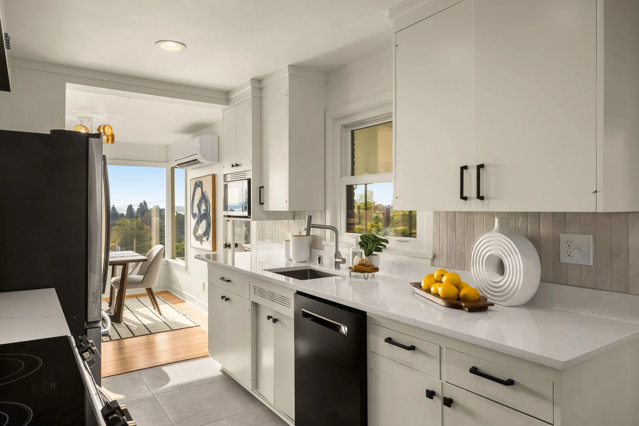 11-web-or-mls-5903-36th-ave-sw.jpg