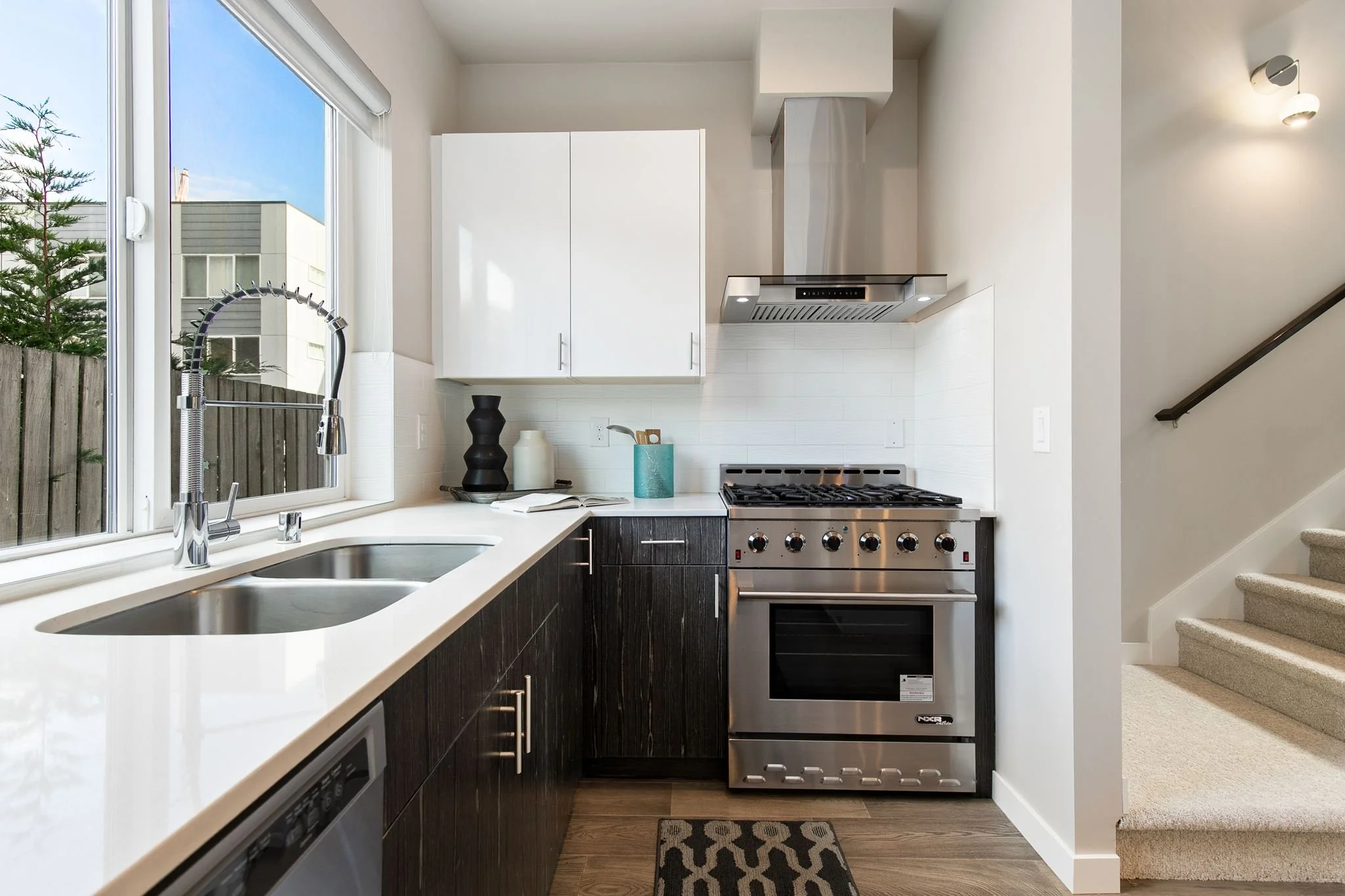 2-3420RentonPlaceS.jpg