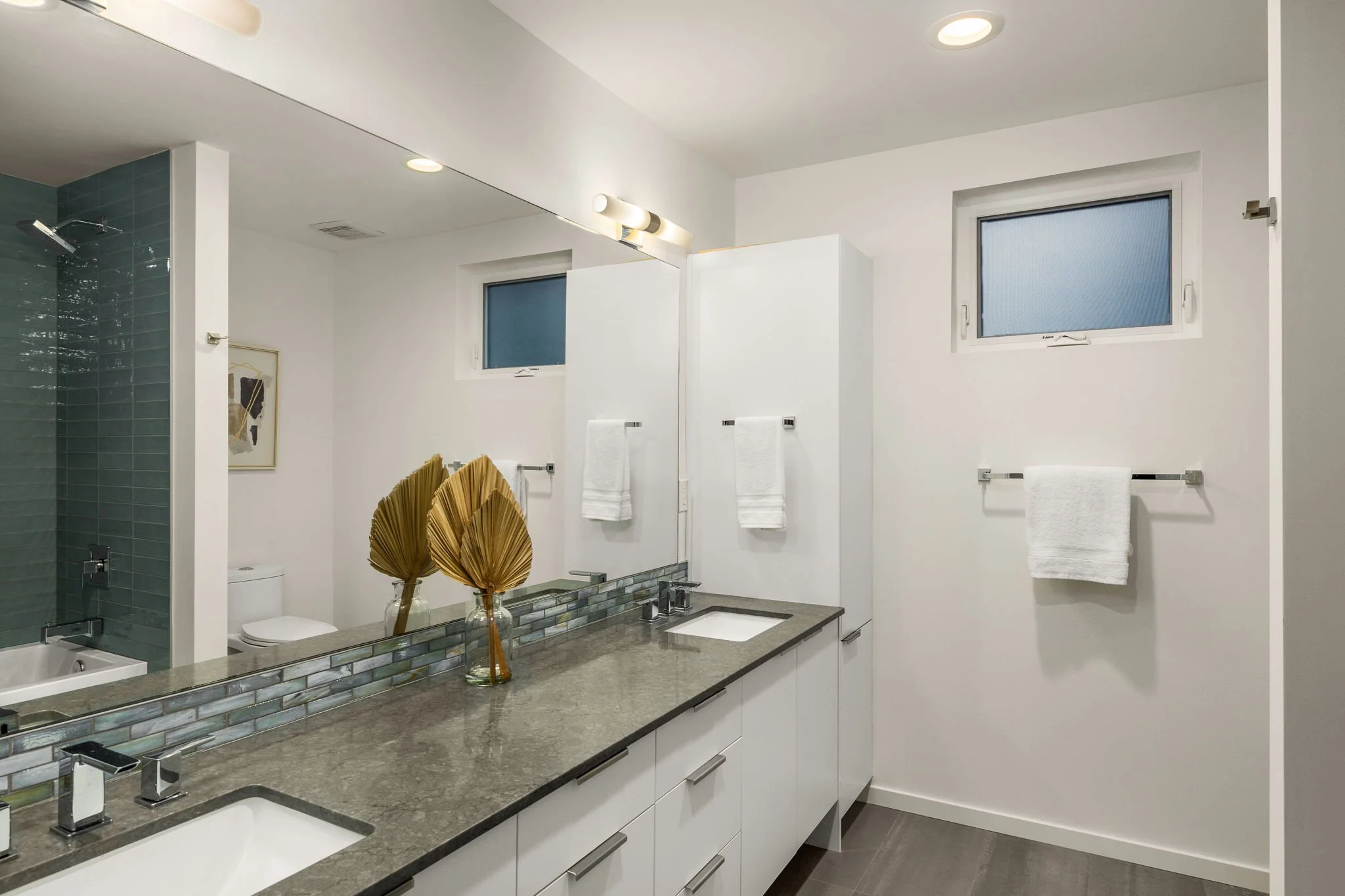 33-web-or-mls-2131-48th-ave-sw.jpg