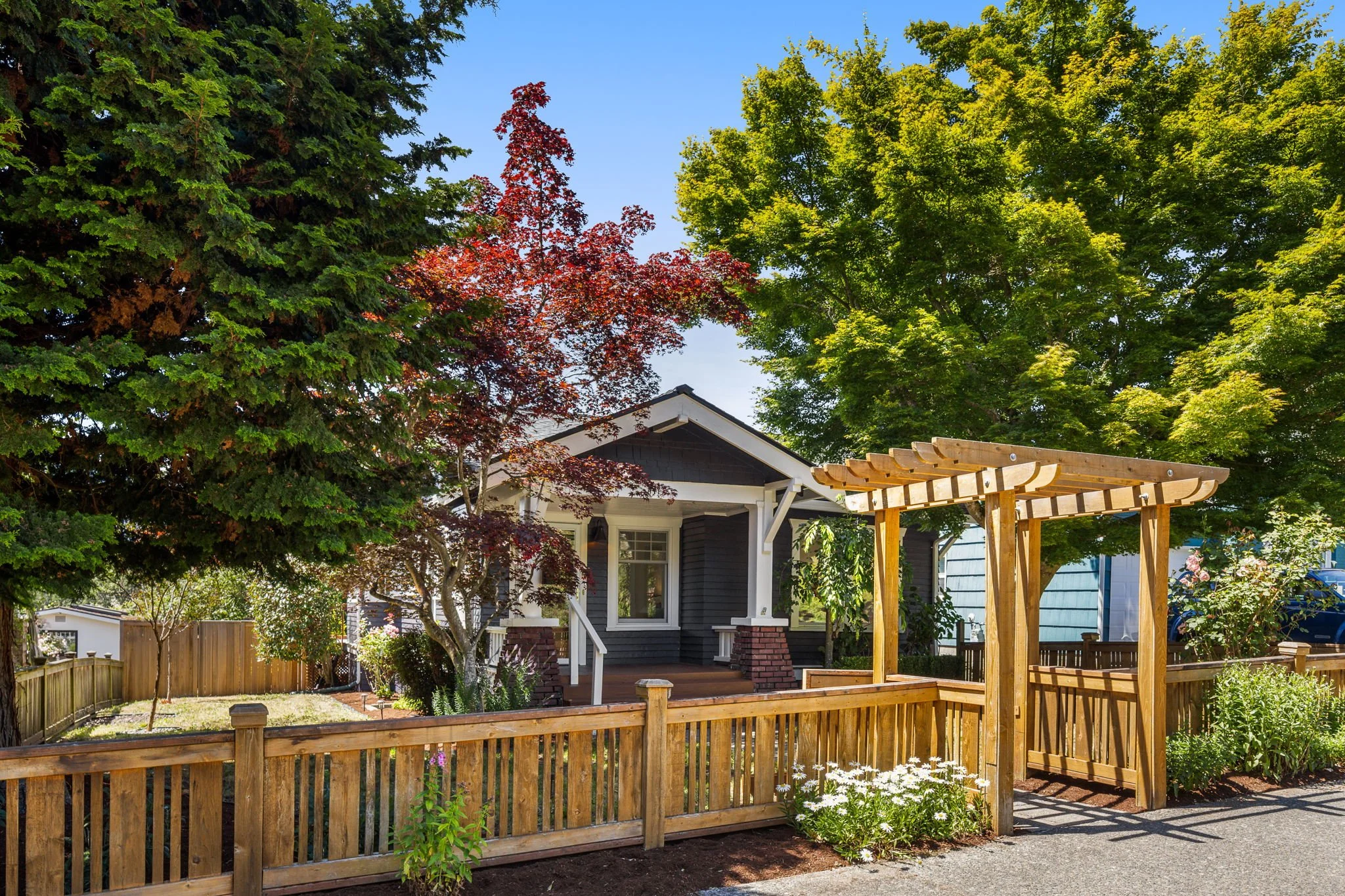 2-web-or-mls-4117-45th-ave-sw.jpg