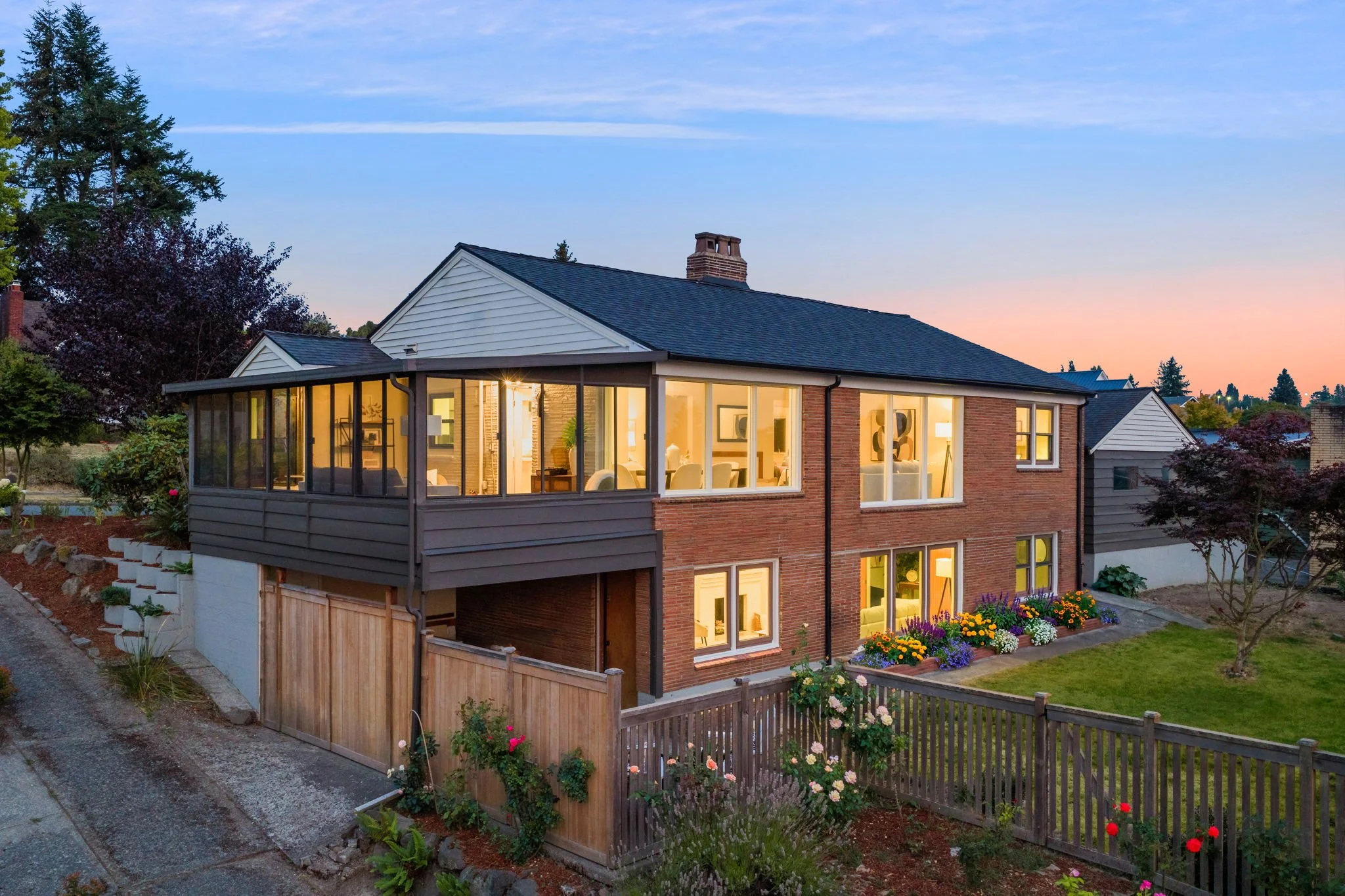 50-web-or-mls-5903-36th-ave-sw.jpg