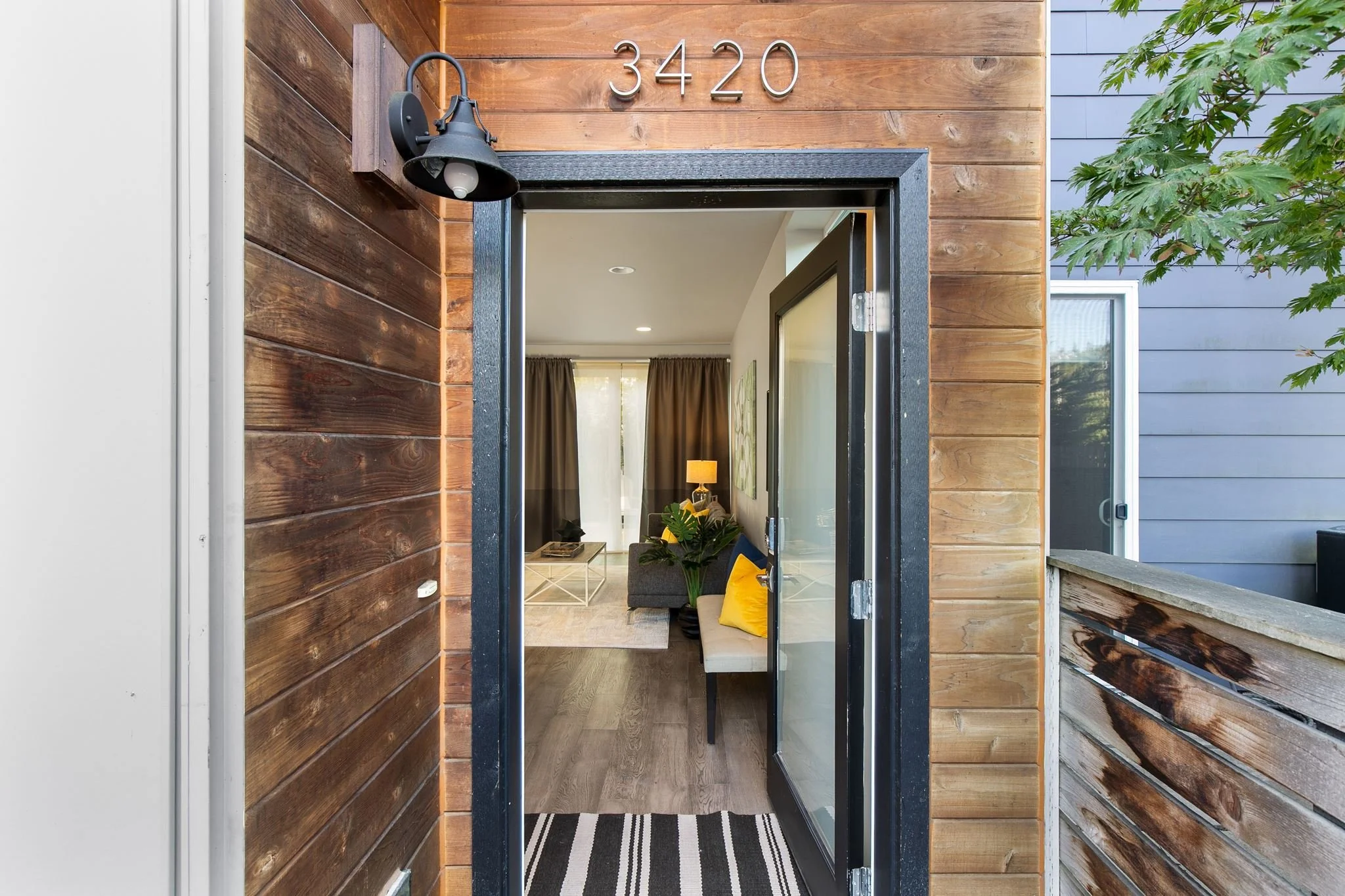 25-3420RentonPlaceS.jpg