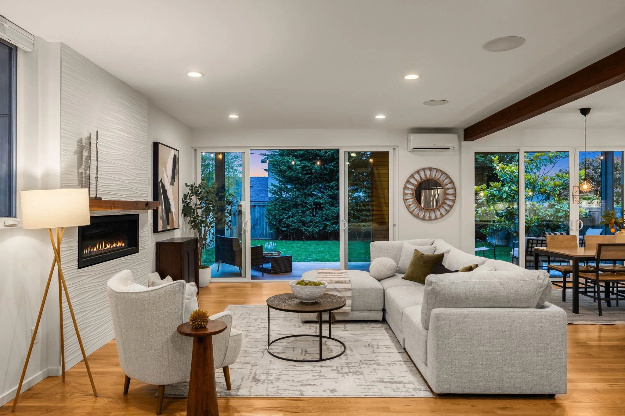 7-web-or-mls-2131-48th-ave-sw.jpg
