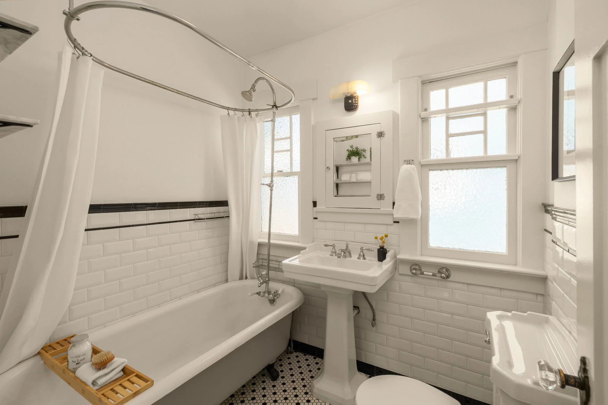 14-web-or-mls-4117-45th-ave-sw.jpg