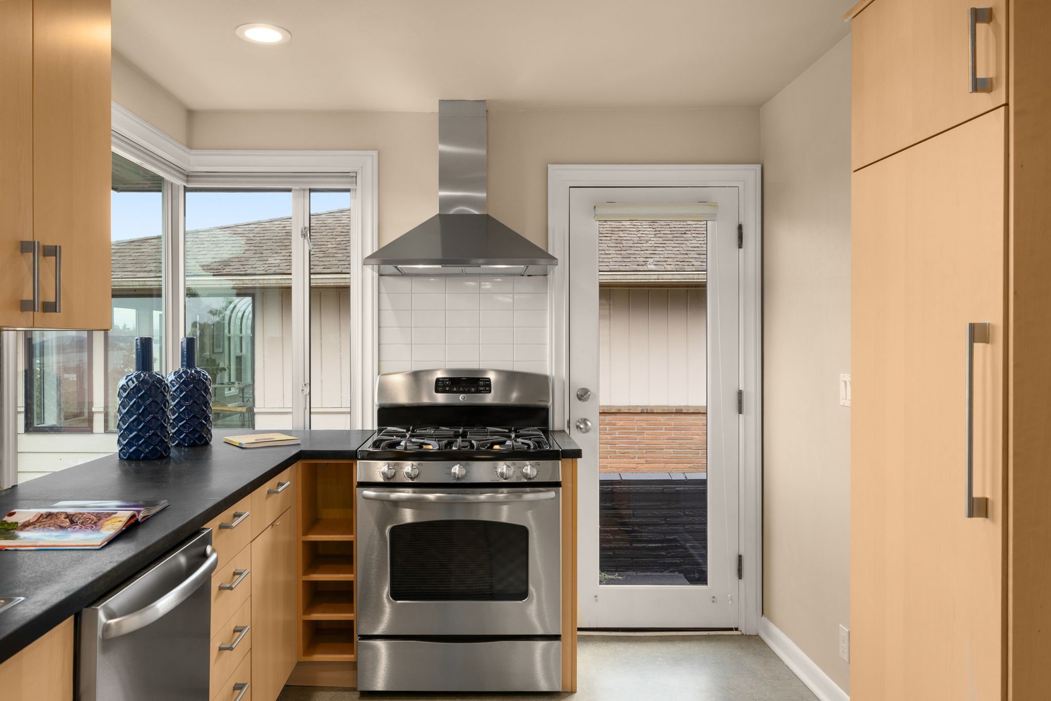 12-web-or-mls-5930-wilson-ave-s.jpg