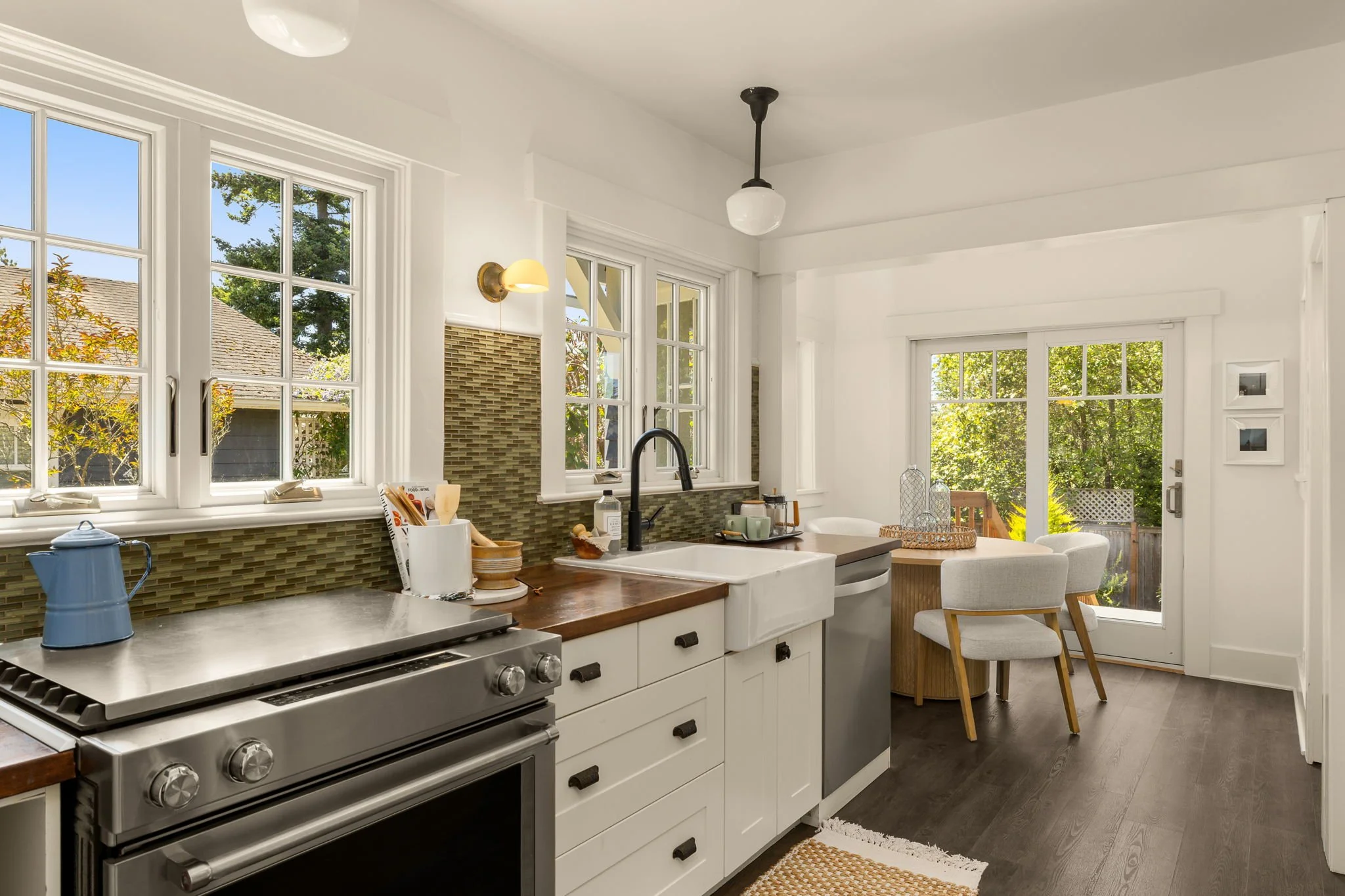 9-web-or-mls-4117-45th-ave-sw.jpg