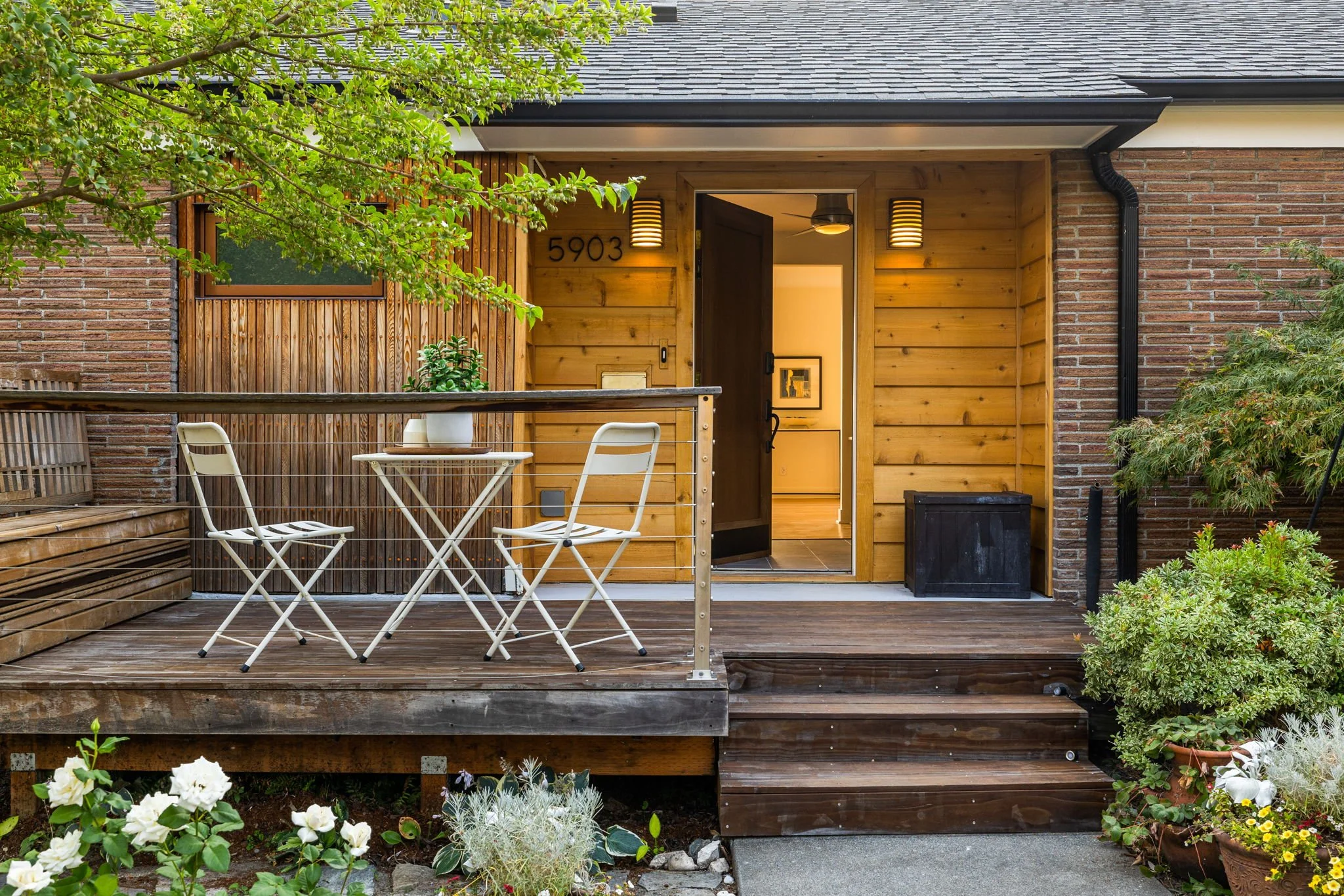 5-web-or-mls-5903-36th-ave-sw.jpg