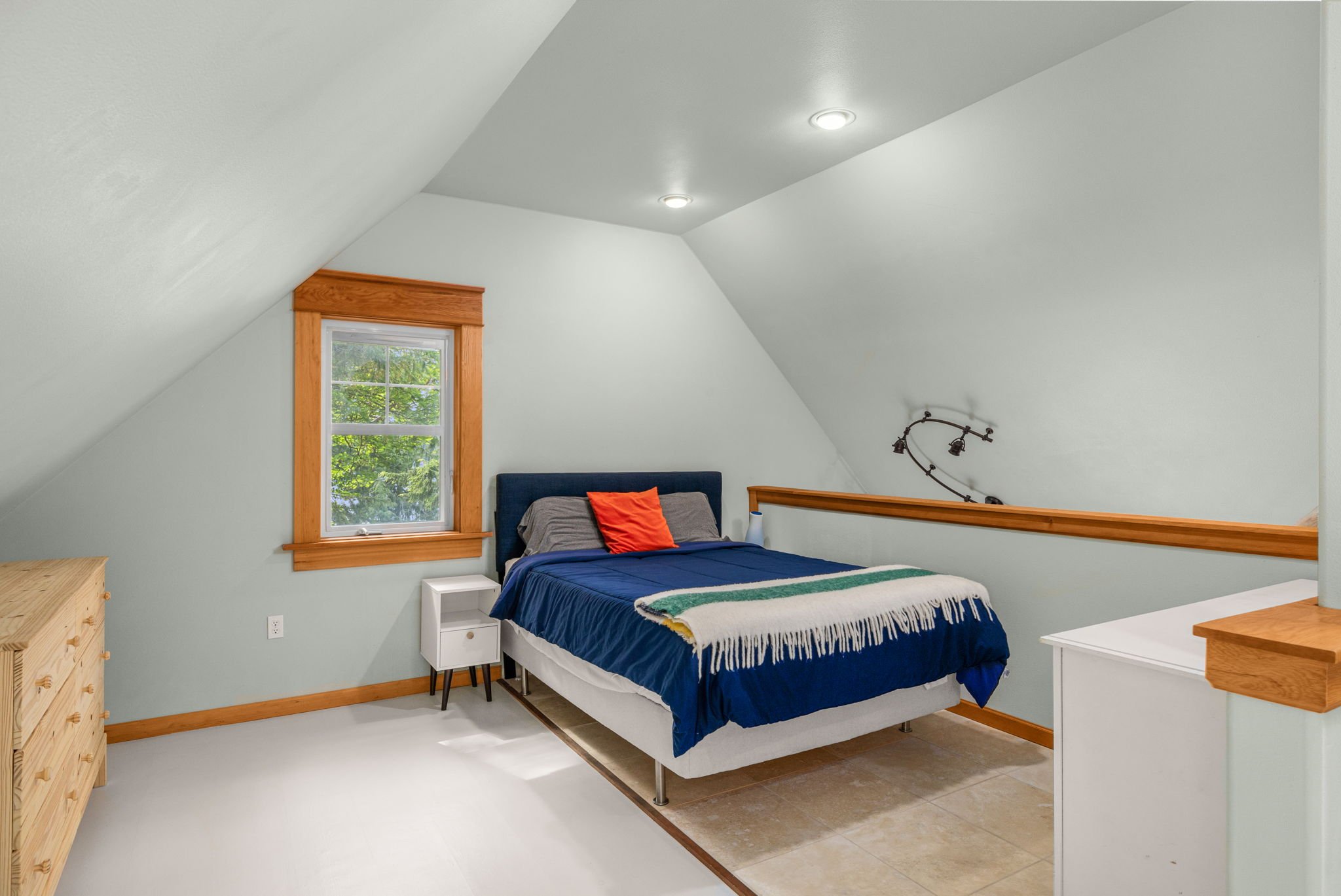23-web-or-mls-1062-e-mason-lake-dr-s.jpg