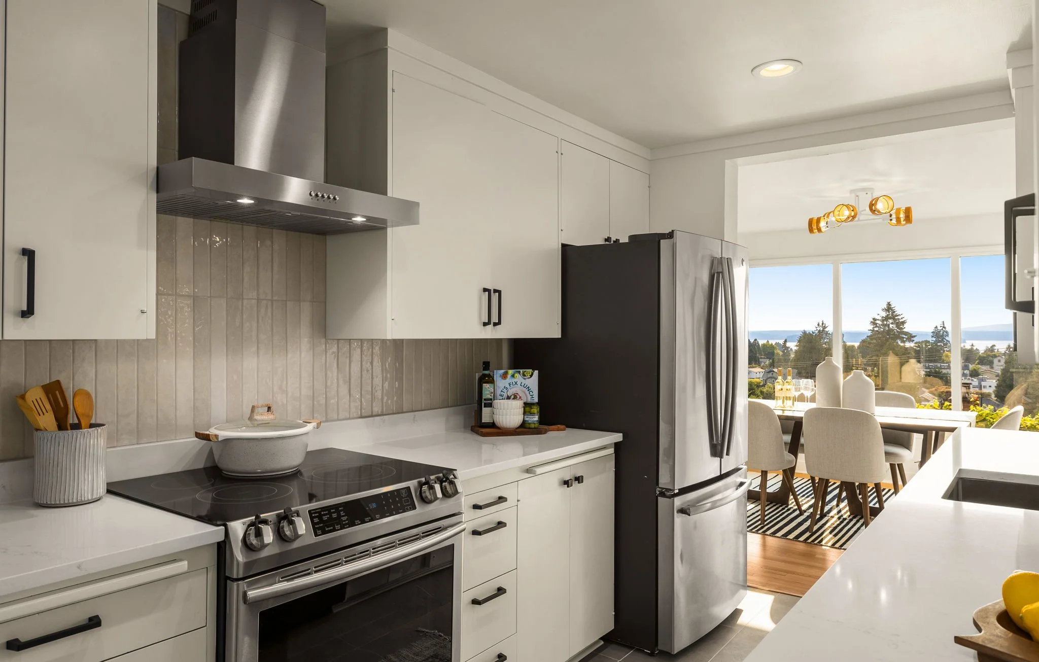12-web-or-mls-5903-36th-ave-sw.jpg