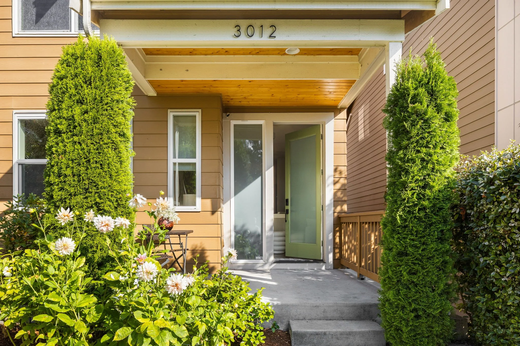 3-web-or-mls-3012-sw-holly-st.jpg