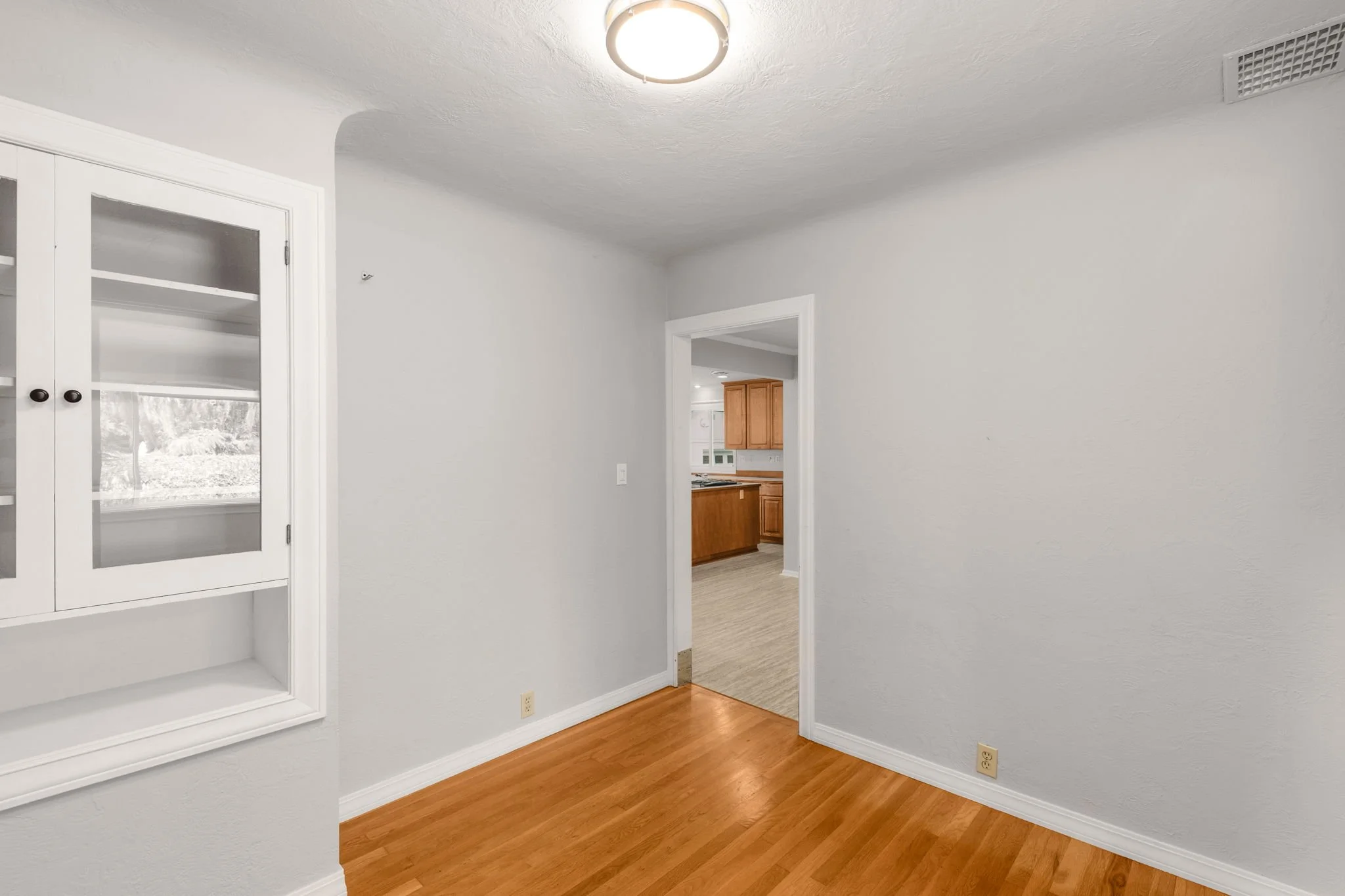 16-web-or-mls-2501-sw-112th-st.jpg