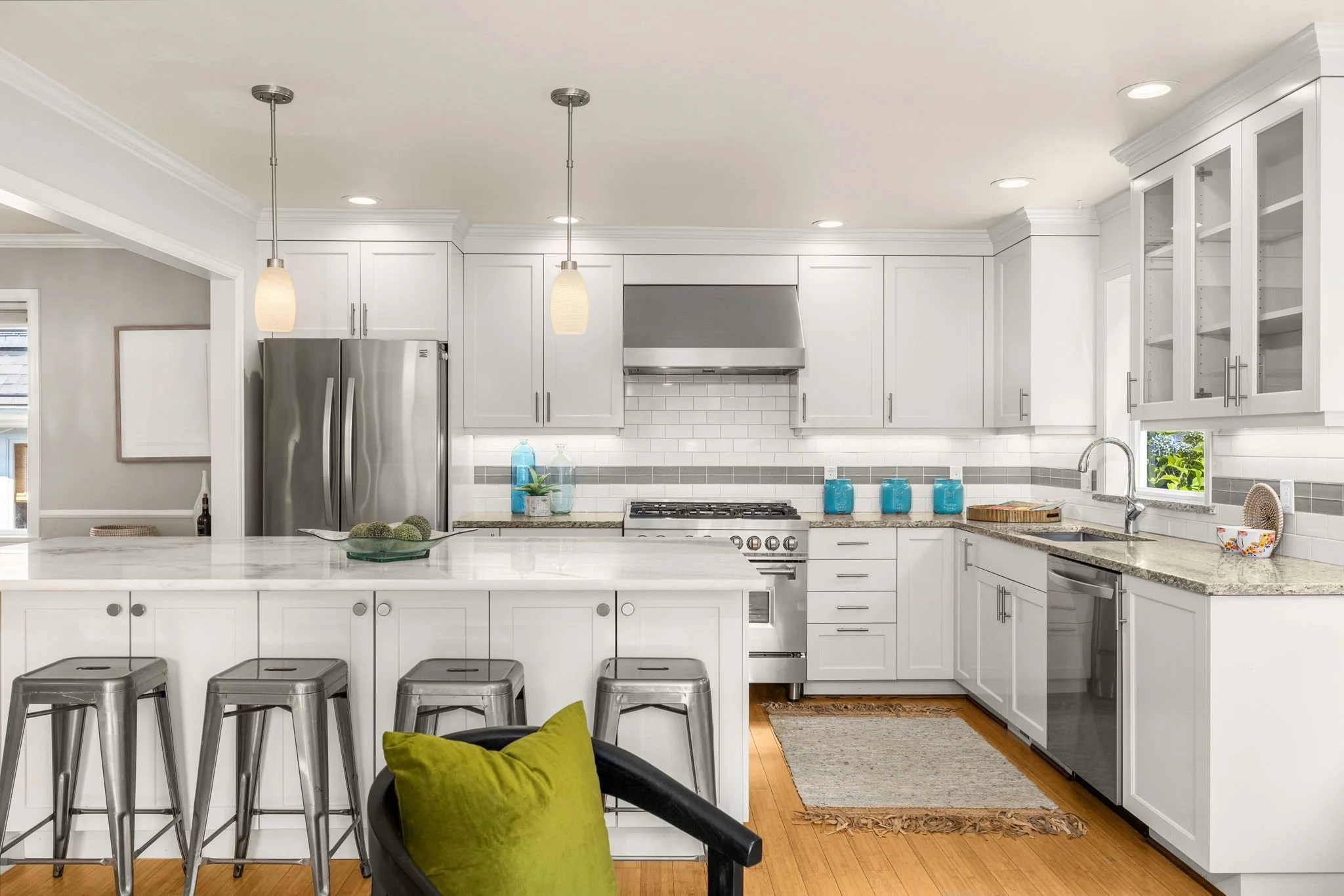 12-web-or-mls-3222-39th-ave-sw.jpg