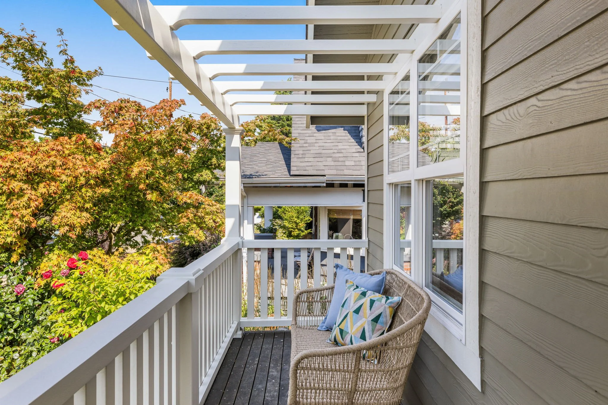 44-web-or-mls-3222-39th-ave-sw.jpg