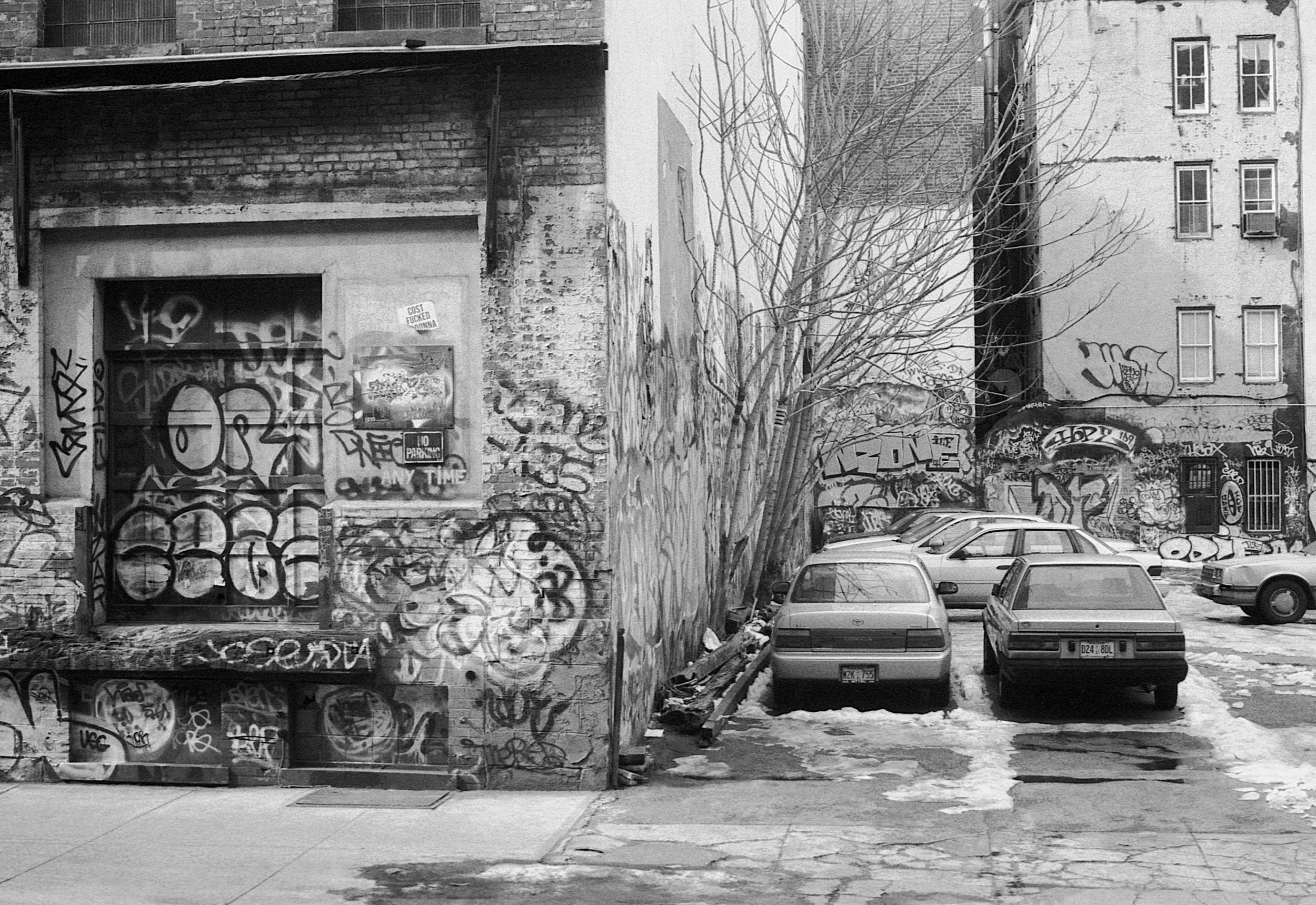 Stephen Clarke Grafitti and car park New York 1996.jpg