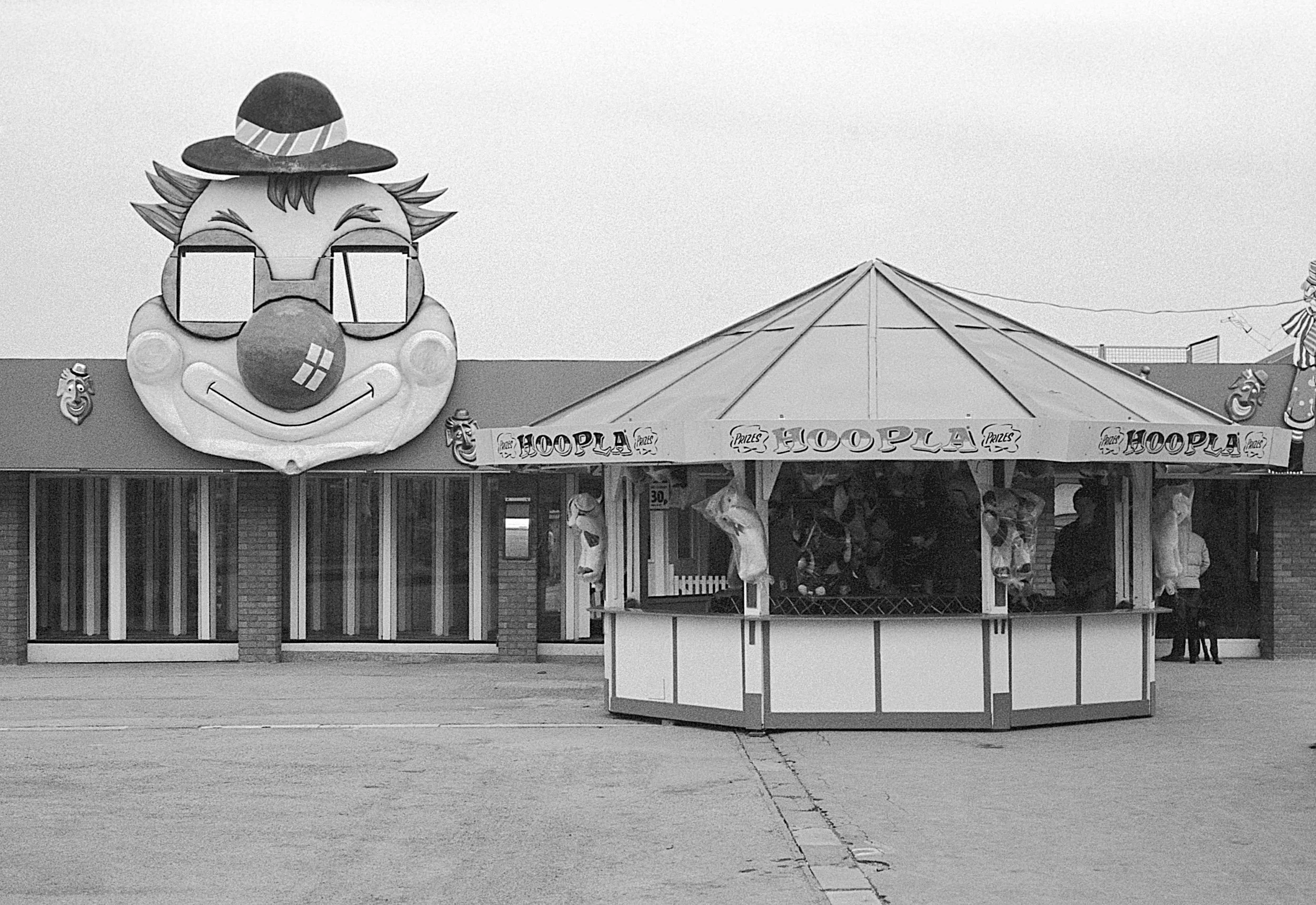 Stephen Clarke Clown Rhyl.jpg