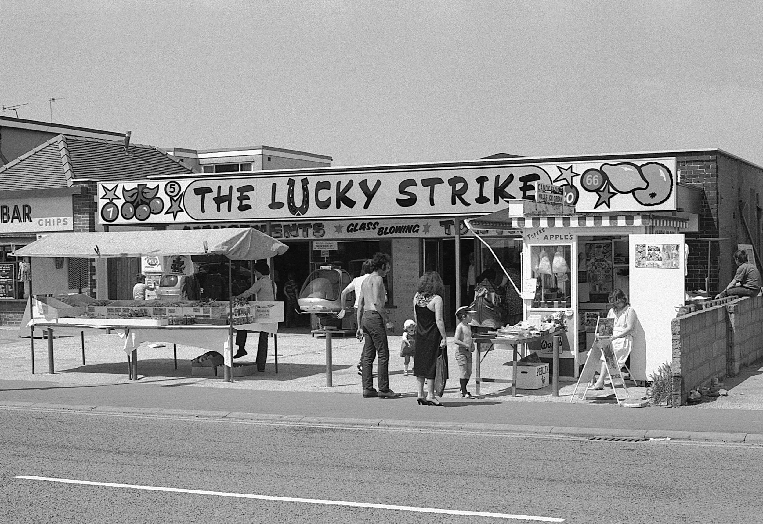 Stephen Clarke The Lucky Strike amusements Towyn North Wales.jpg