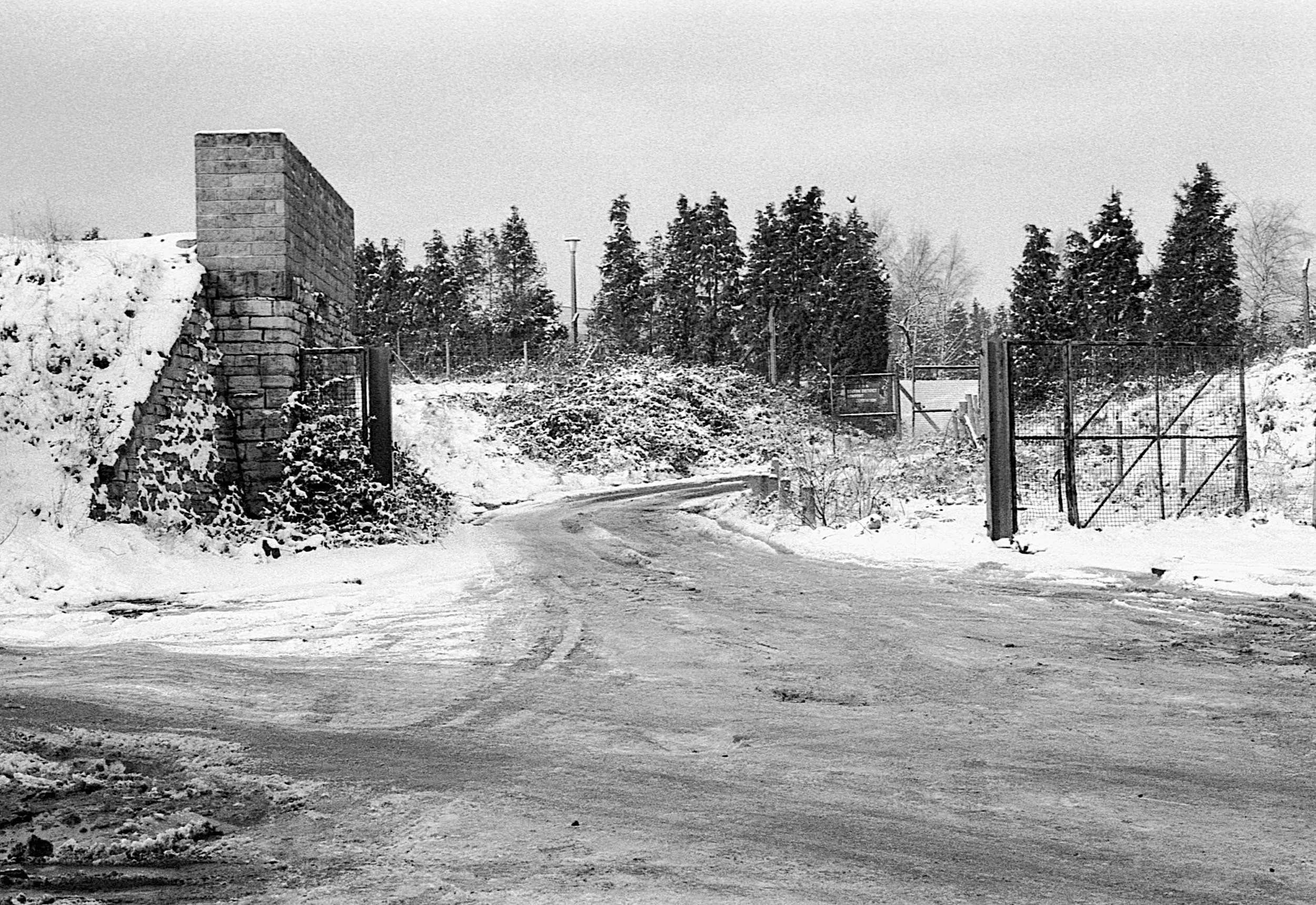 Stephen Clarke Gateway Newport 1985.jpg